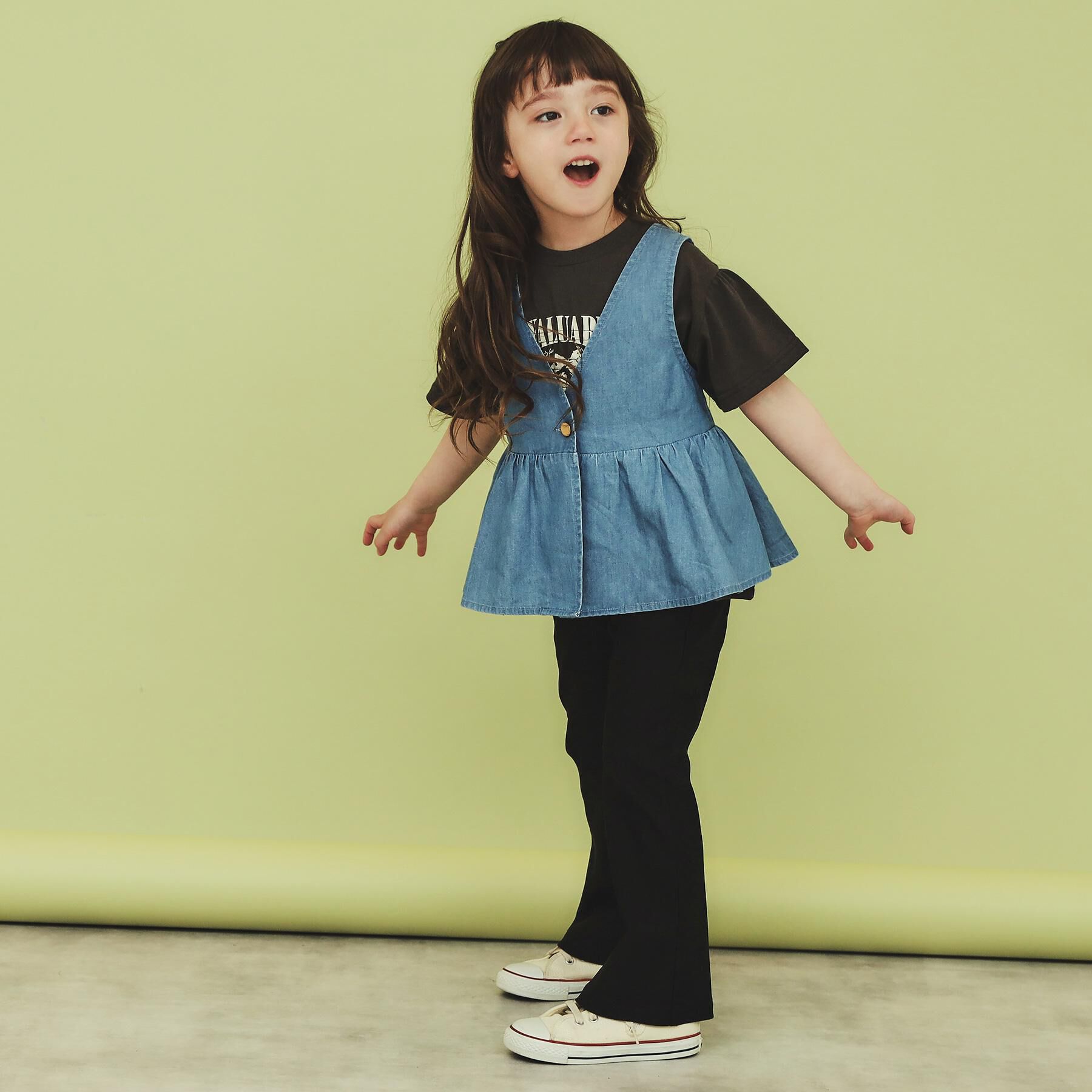 THE SHOP TK「【120-150】ペプラムライトデニムジレ/洗濯機OK・ママとおそろい」|ベスト・ジレ|