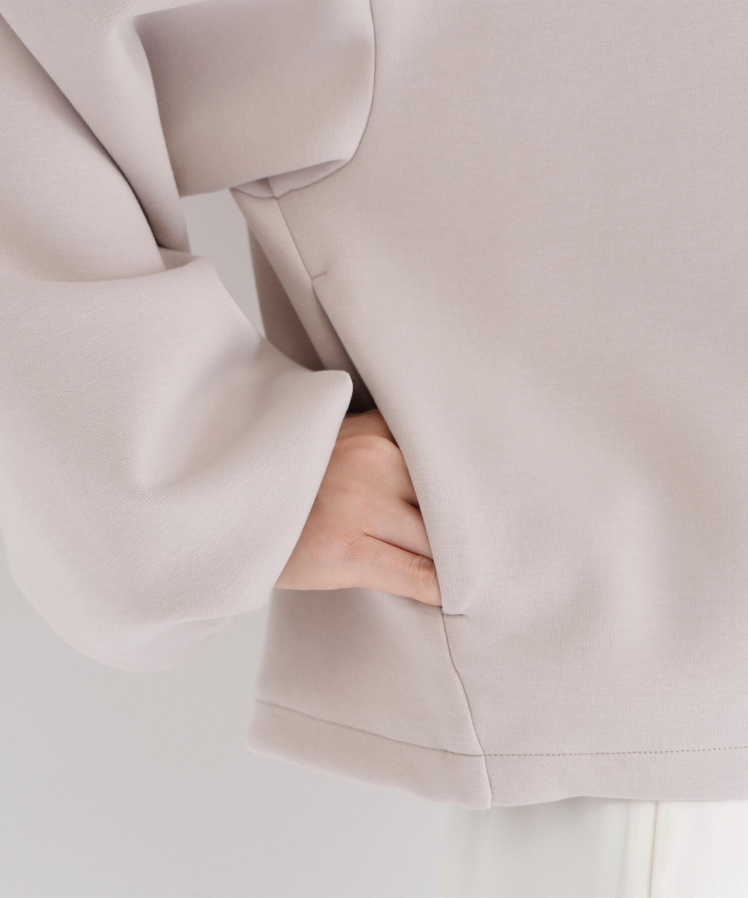  「ノーカラーダンボールブルゾン」|ブルゾン・スタジャン|