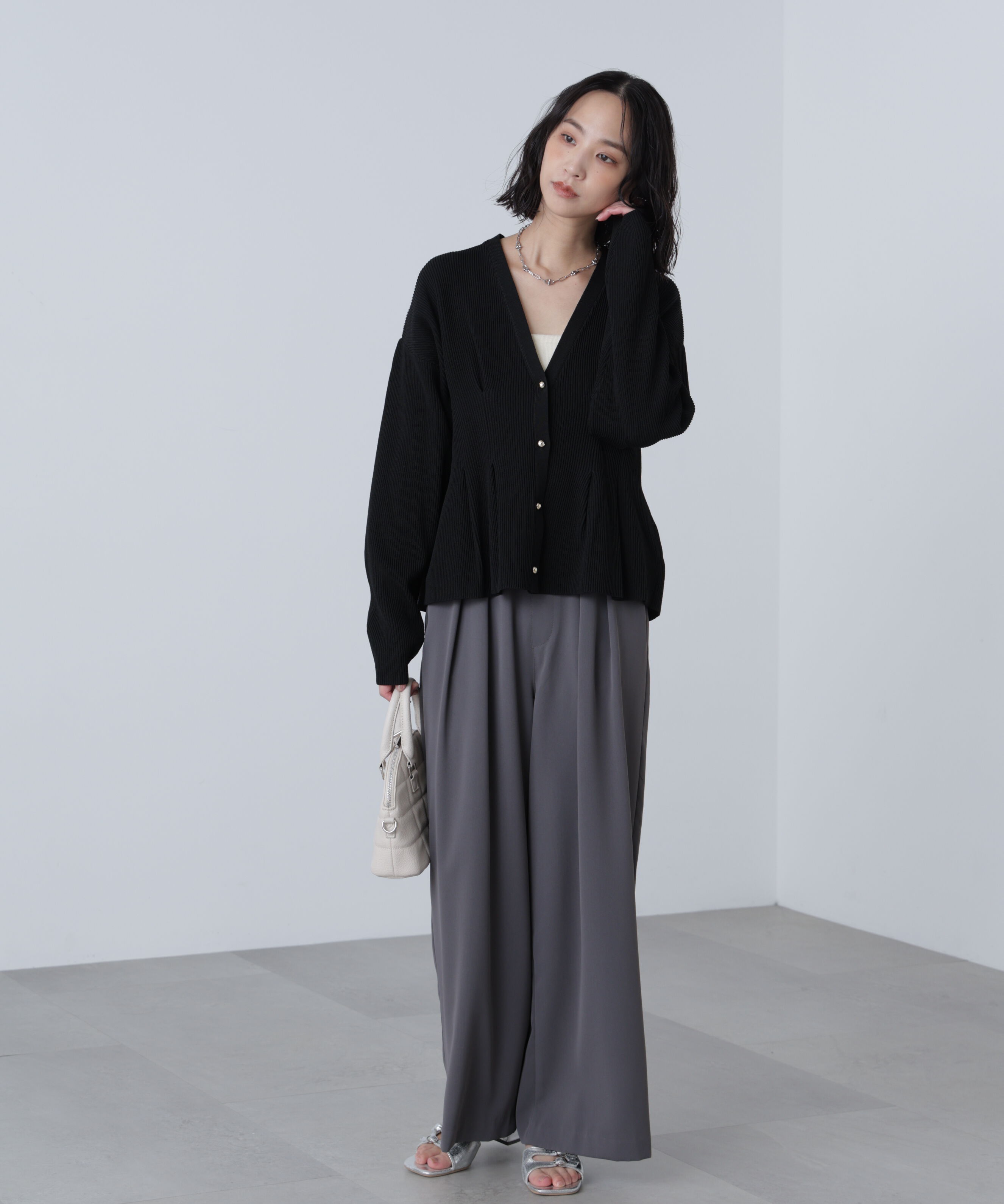  「ウエストタックメタリックボタンカーディガン」|ニット・セーター|