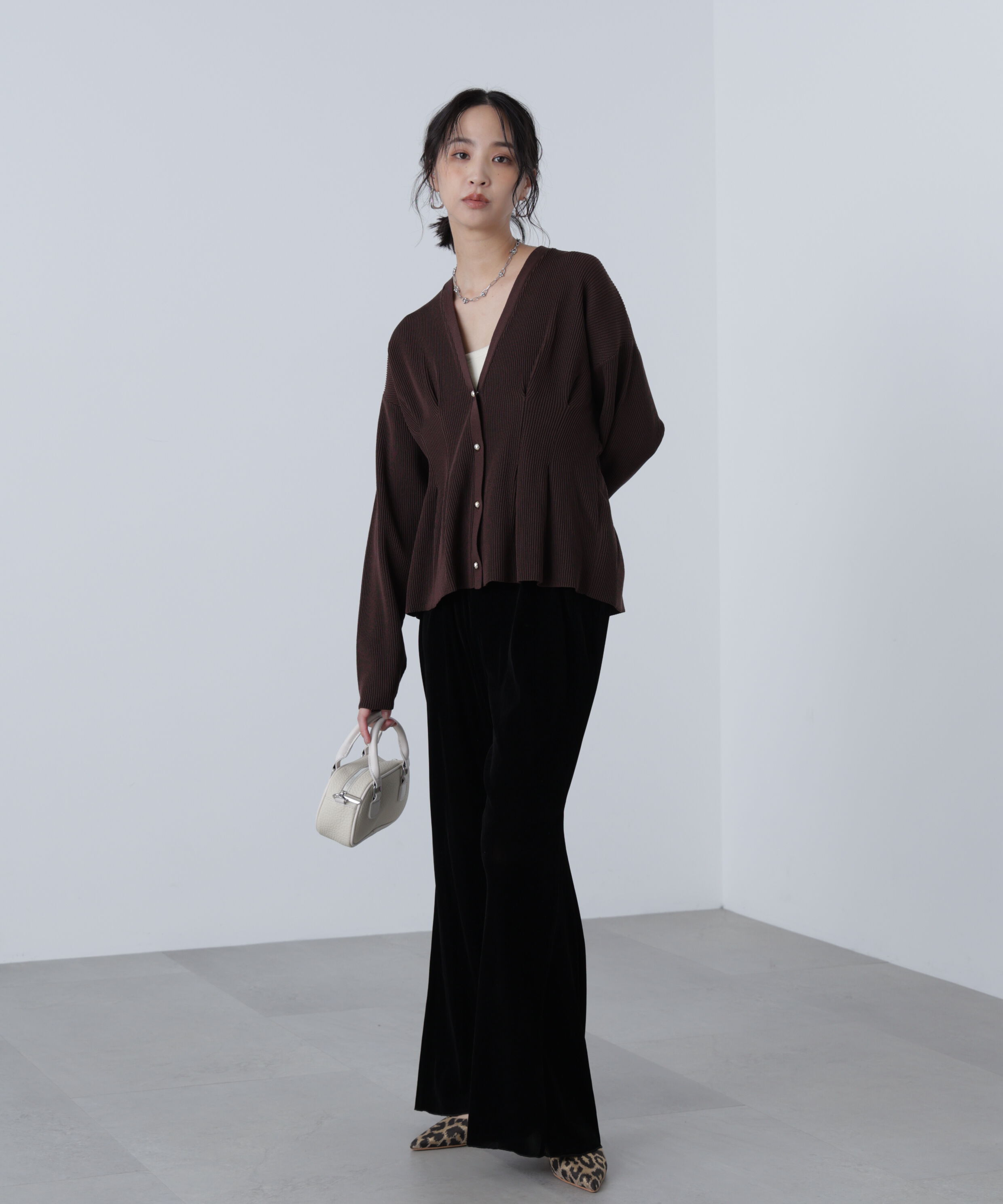  「ウエストタックメタリックボタンカーディガン」|ニット・セーター|