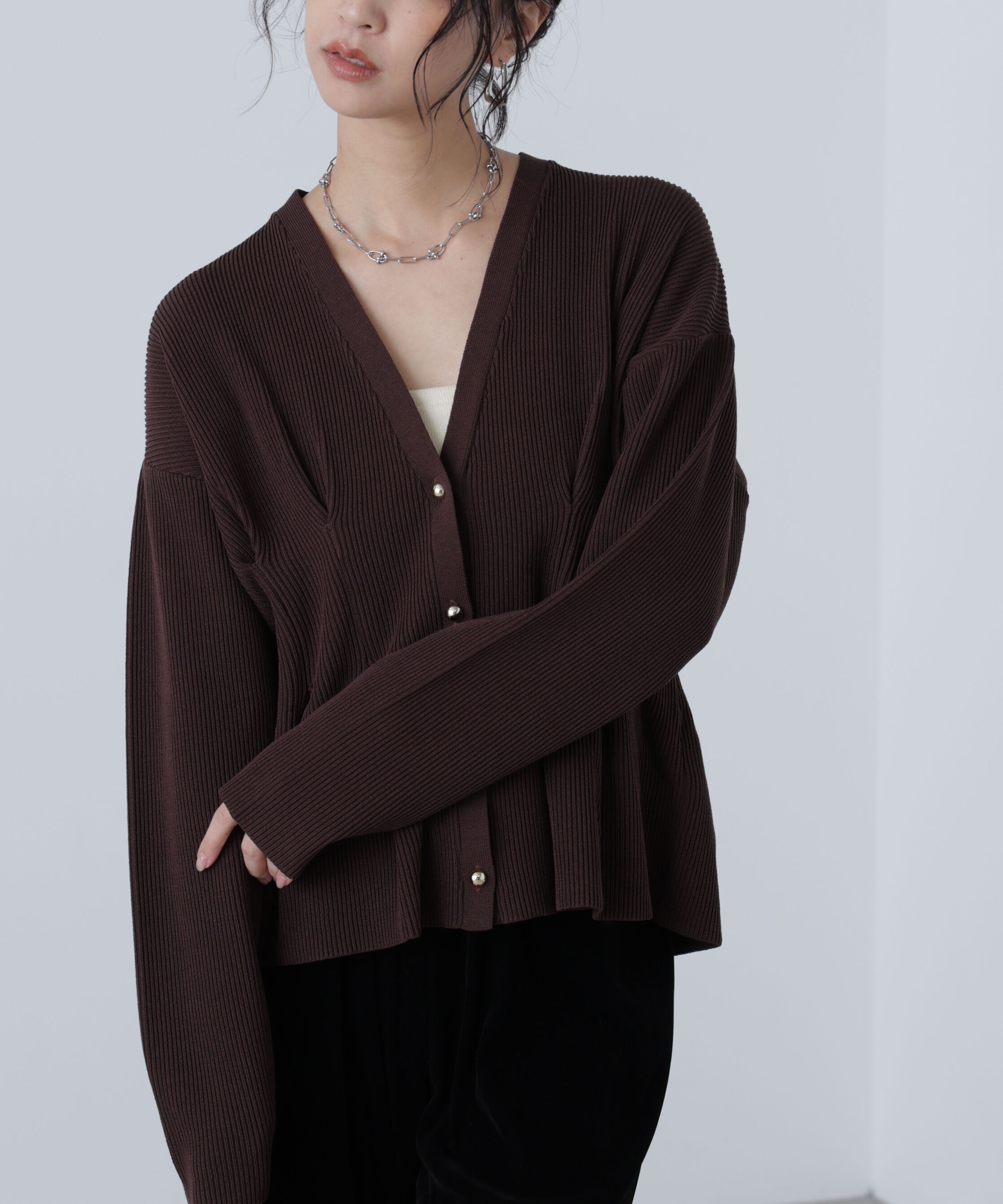  「ウエストタックメタリックボタンカーディガン」|ニット・セーター|