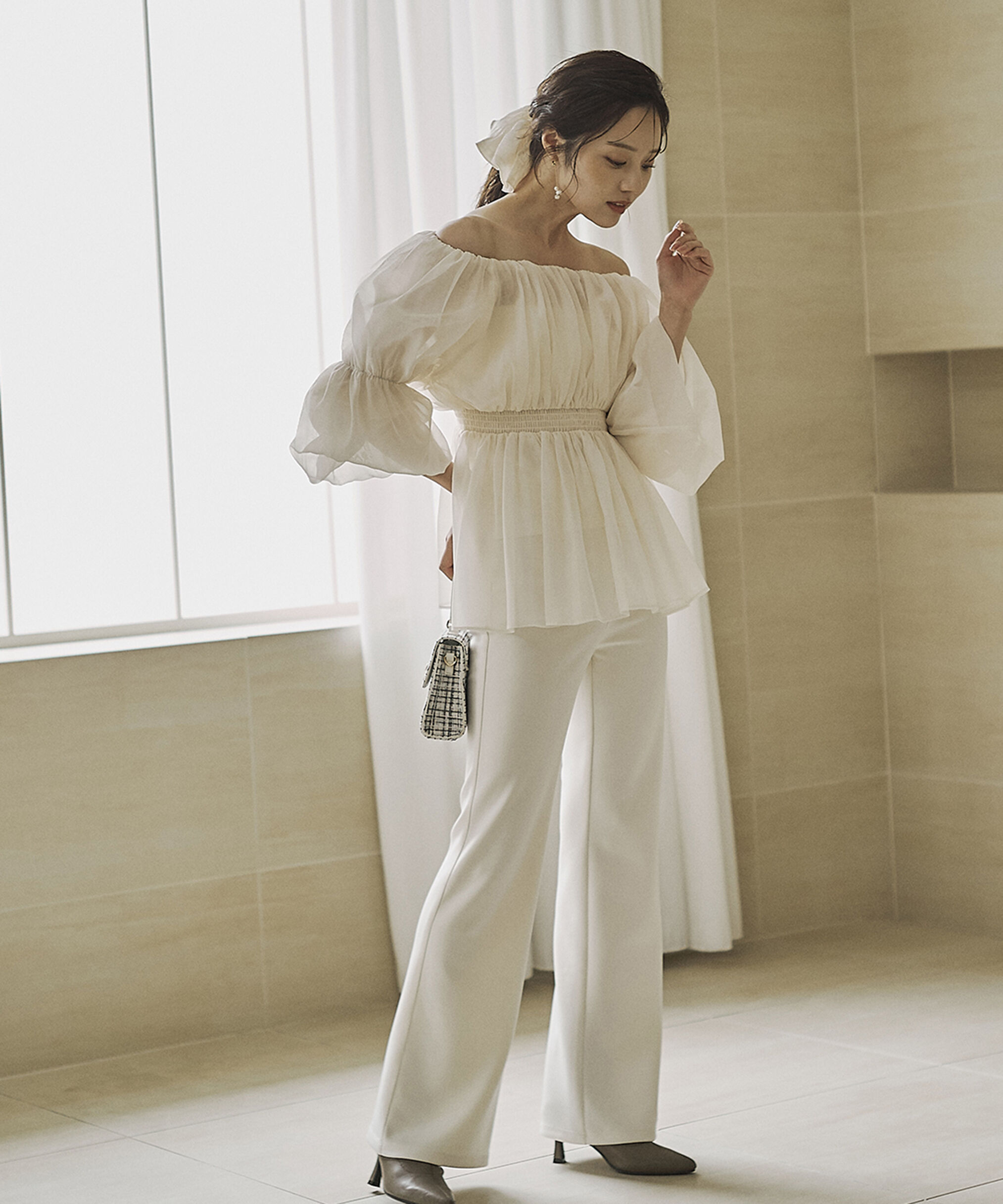 PROPORTION BODY DRESSING「＜ウォッシャブル＞バルーンスリーブオフショルブラウス 25AW」|シャツ・ブラウス|