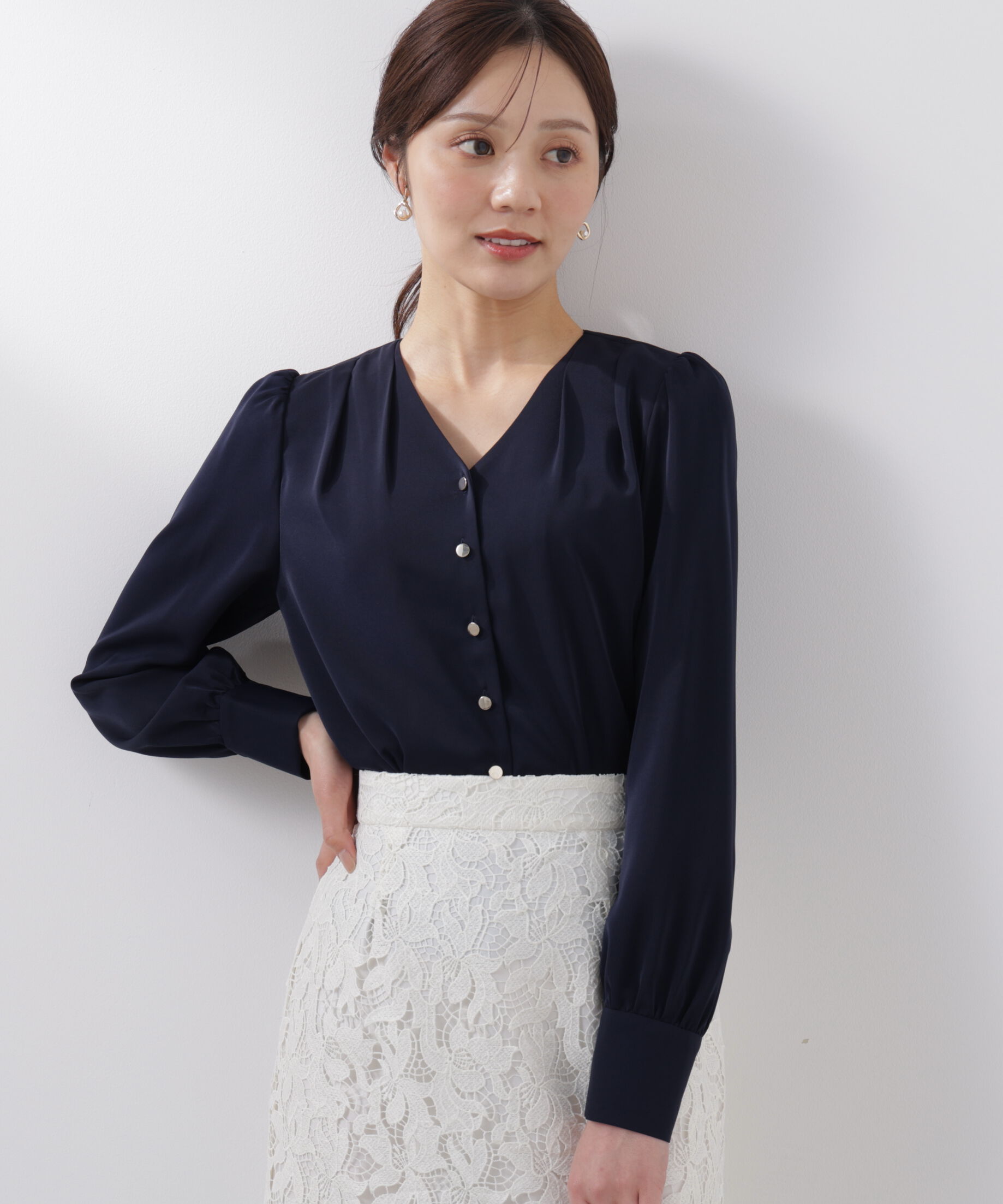 PROPORTION BODY DRESSING「キラ釦タックブラウス　26SS」|シャツ・ブラウス|ネイビー