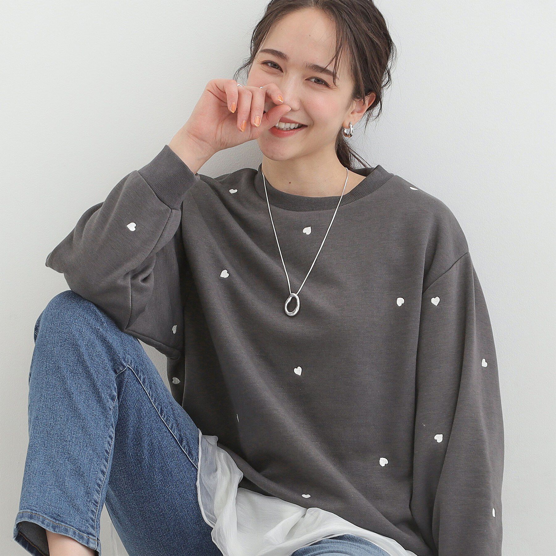 SHOO･LA･RUE「【洗濯機可】小さめ刺繍で大人見え アソート裏起毛スウェット」|パーカー|チャコールグレー(1