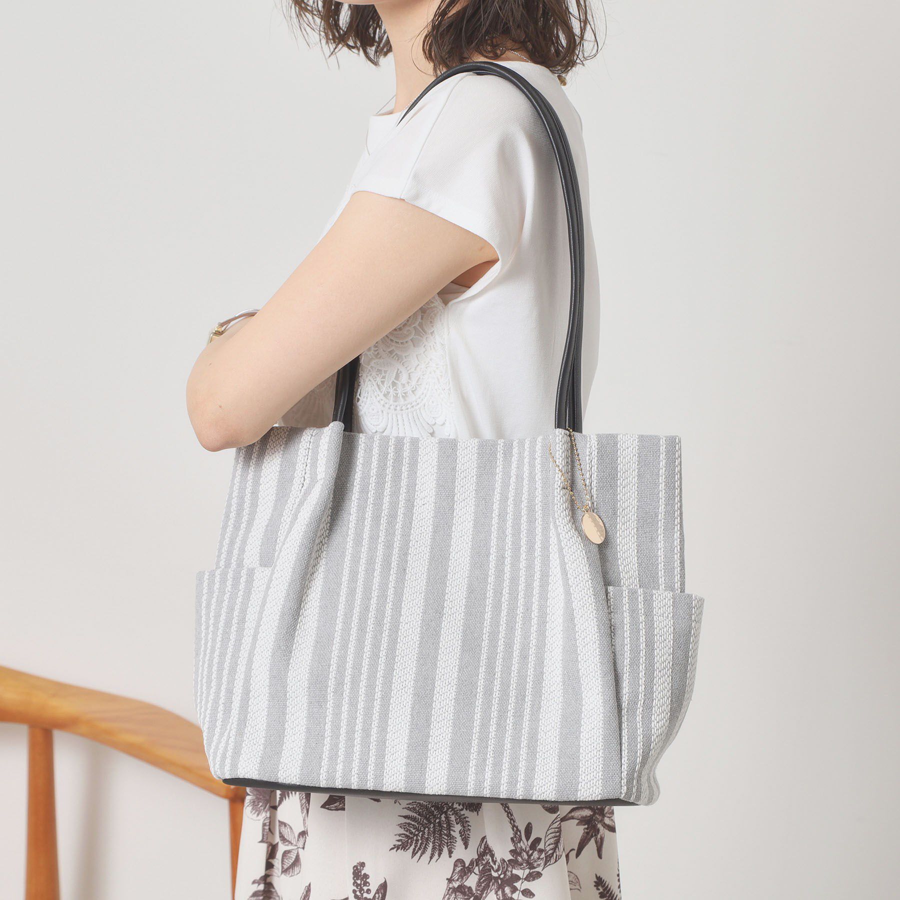 ITS&rsquo;DEMO「【A4対応】ストライプタックトート」|トートバッグ|ライトグレー(311