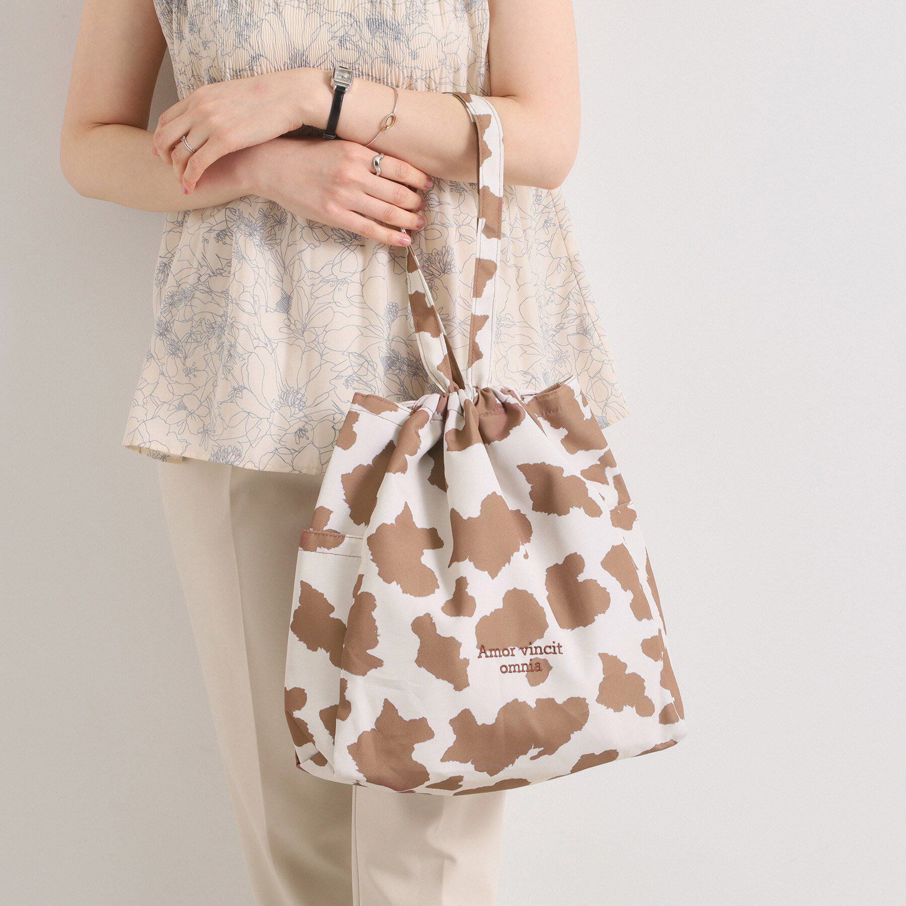 ITS&rsquo;DEMO「【A4対応】アニマルプリントトート」|トートバッグ|ブラウン(443)