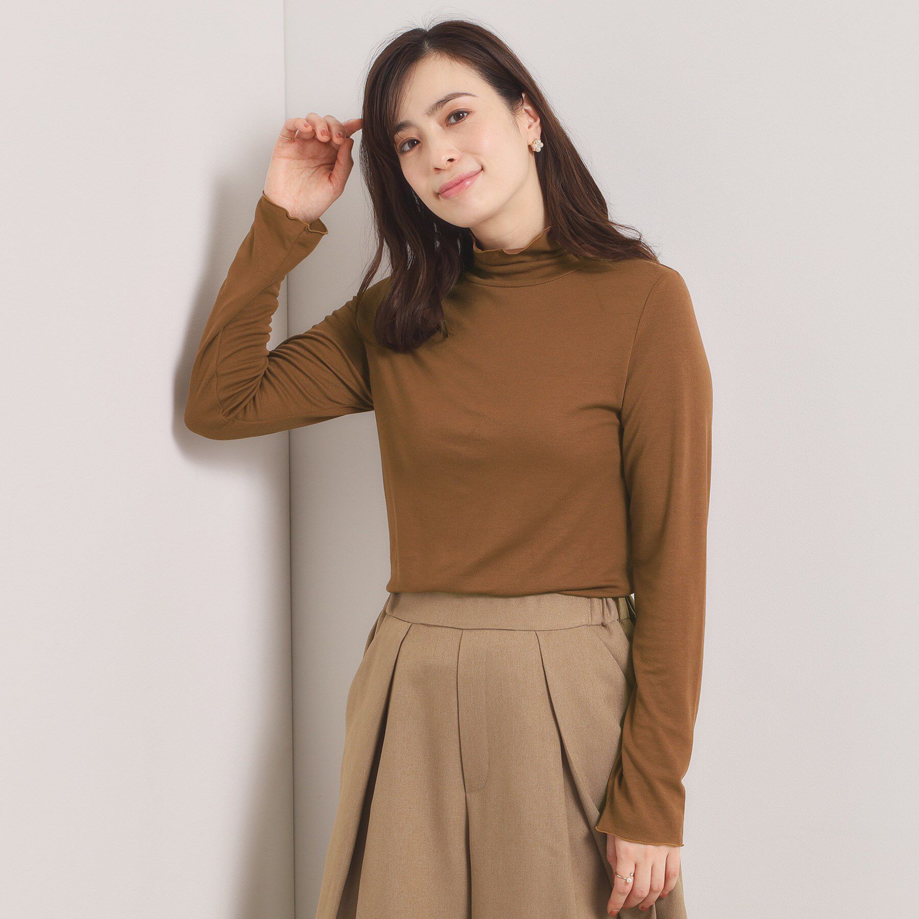 ITS&rsquo;DEMO「【調温機能付き／洗濯機OK】ハイネックインナー」|Tシャツ・カットソー|ブラウン(043)