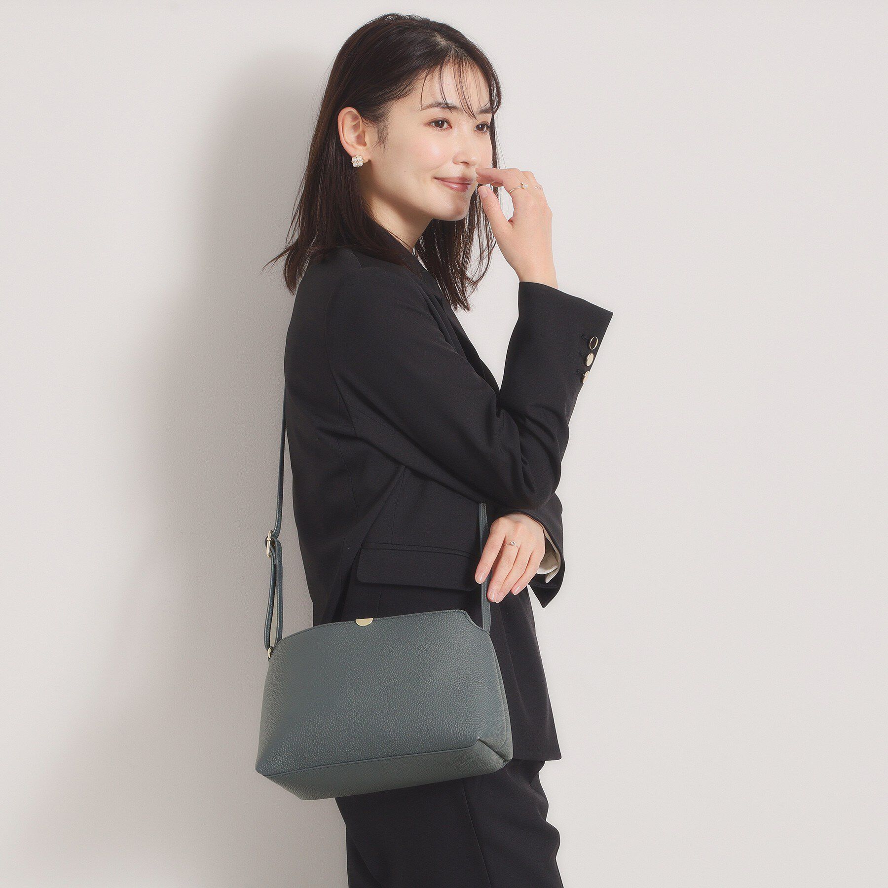 ITS&rsquo;DEMO「＜楽もち＞軽量PU横型ミニショルダー」|ショルダー・メッセンジャー|