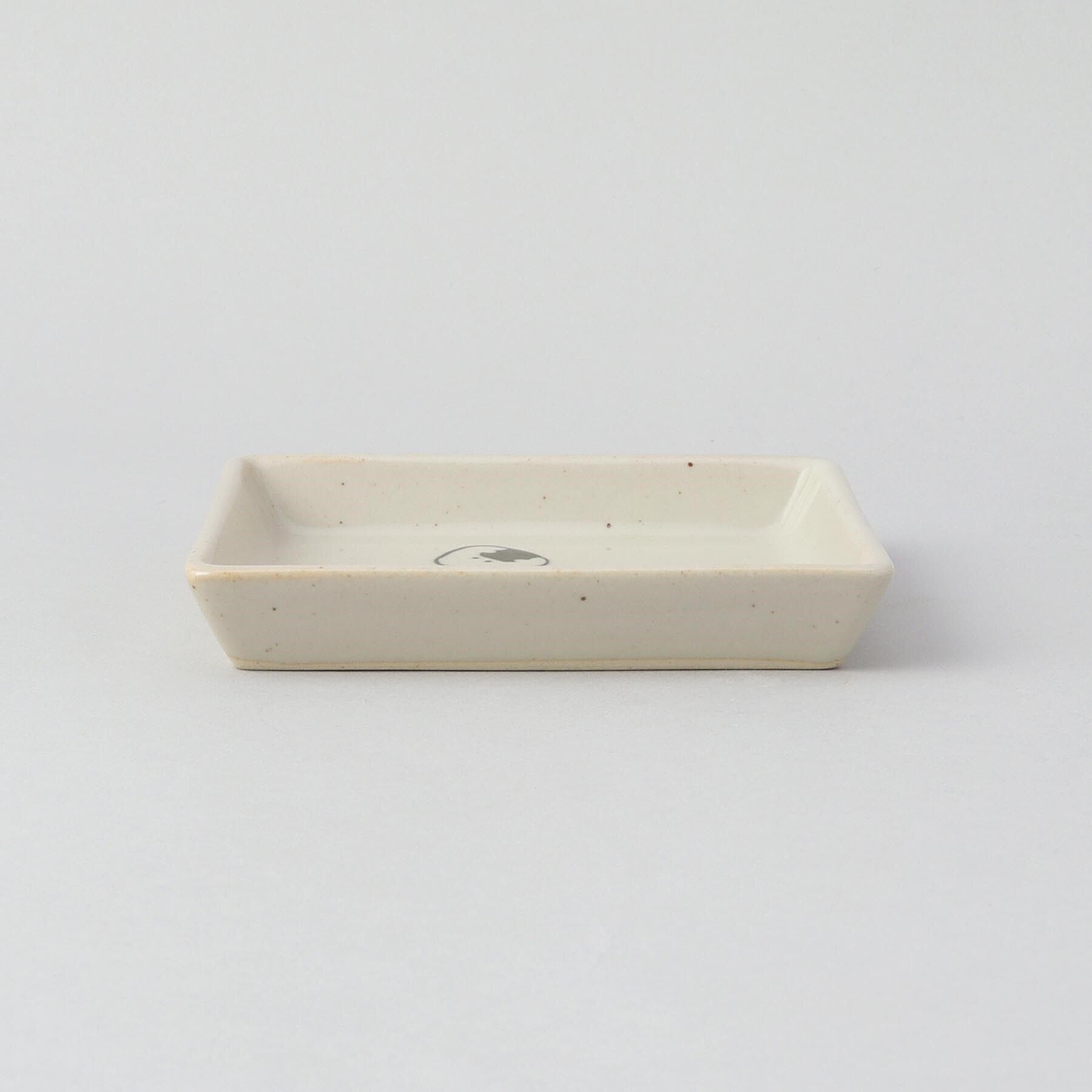 212 KITCHEN STORE「ぎゅっとおにぎりさん 角皿 のり」|食器・キッチングッズ|