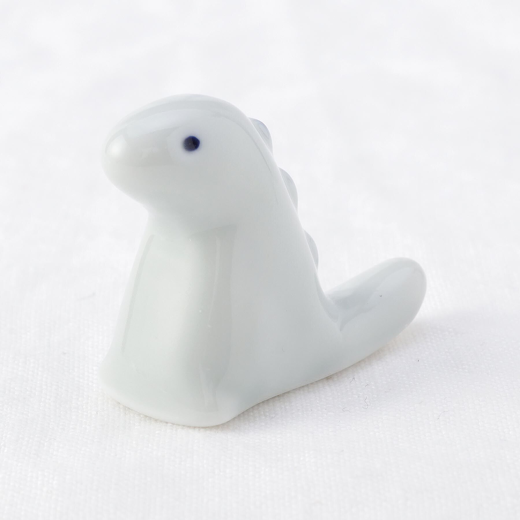 212 KITCHEN STORE「江戸っ子恐竜 白&times;青 ティラノザウルス 箸置」|食器・キッチングッズ|