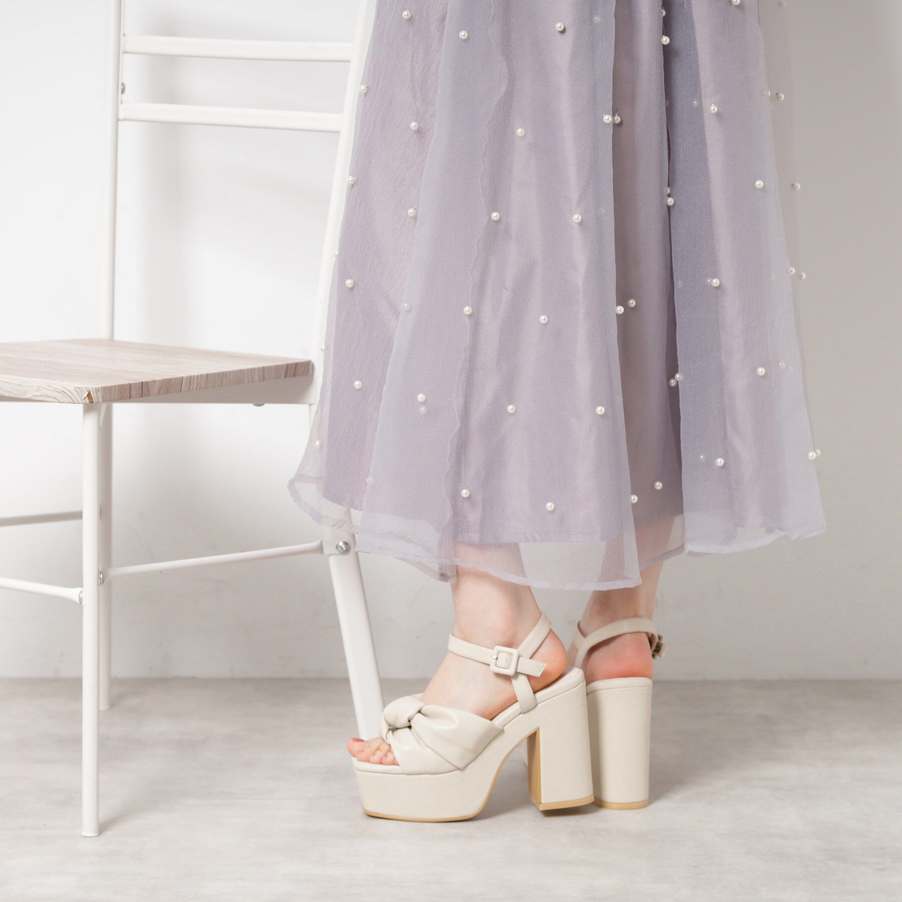 ESPERANZA「【ラク盛り／サンダル】リピーター続出／脚長美脚　ツイストリボンサンダル」|サンダル|