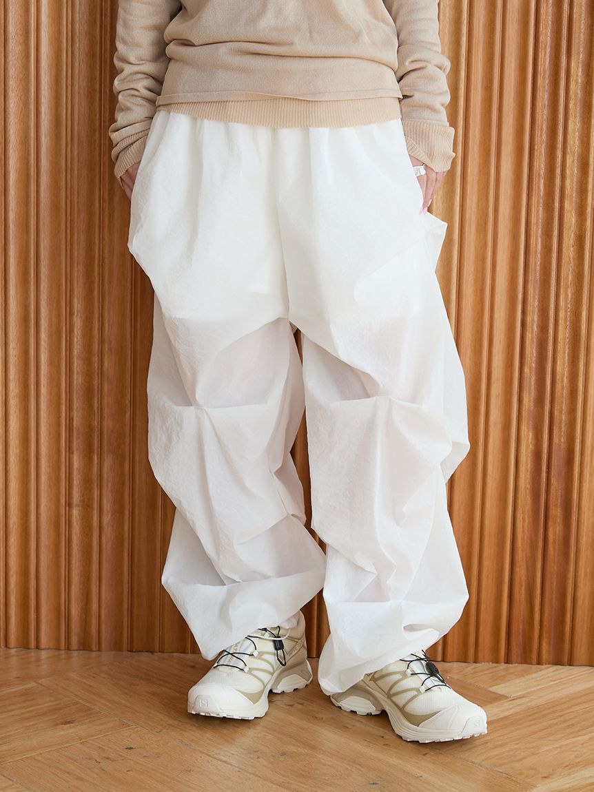 emmi atelier「ランダムタックナイロンワークパンツ」|チノ|