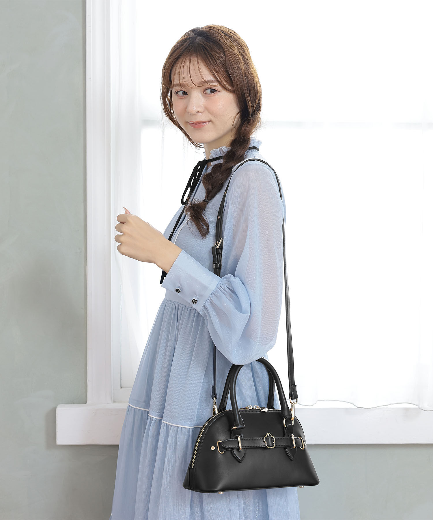 MARY QUANT「デイジーバックルベルト 2WAYショルダー」|ショルダー・メッセンジャー|