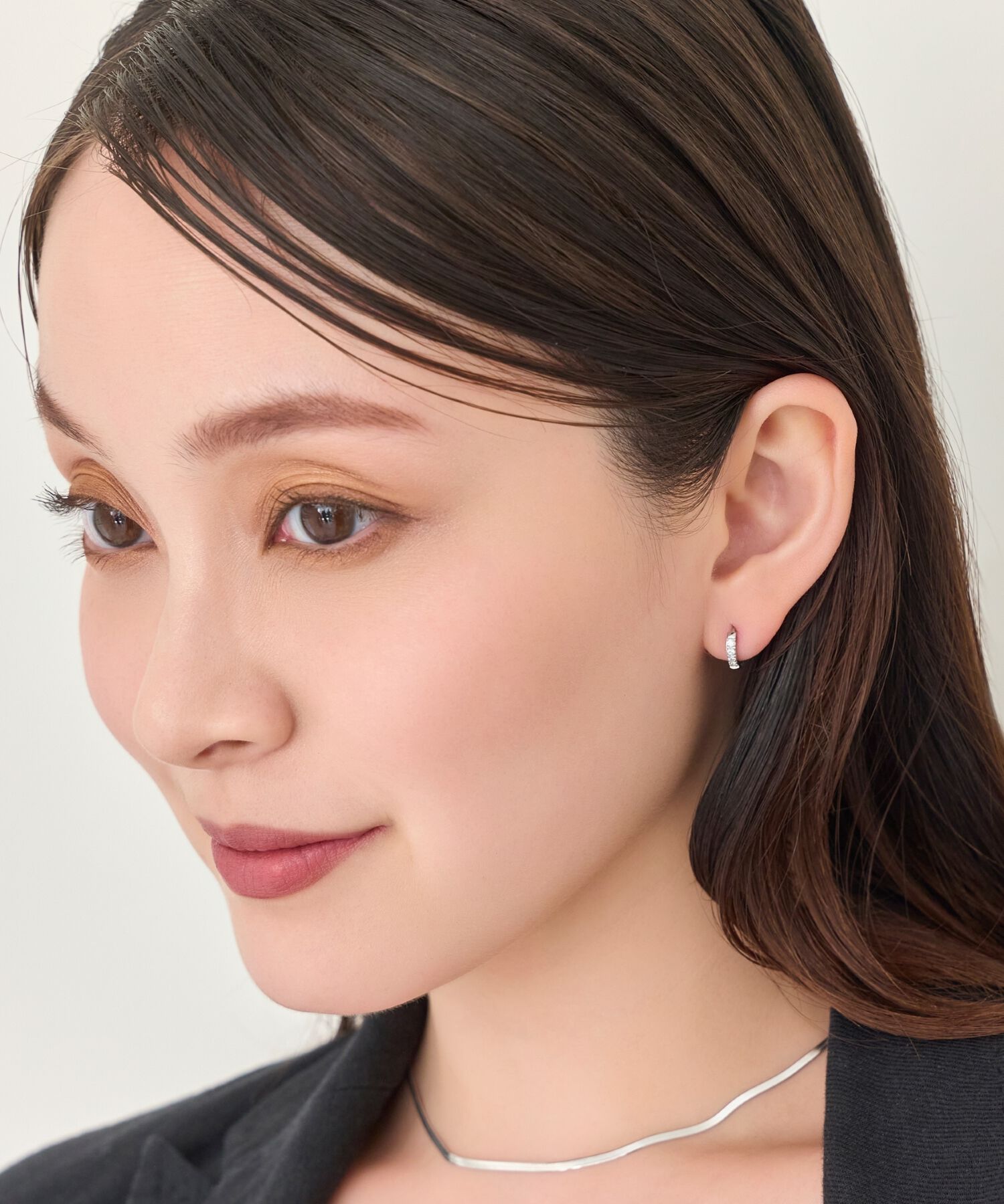 Phoebe「【金属アレルギー対応】ワンタッチビジューフープミニピアス　シルバー/サージカルステンレス」|ピアス|