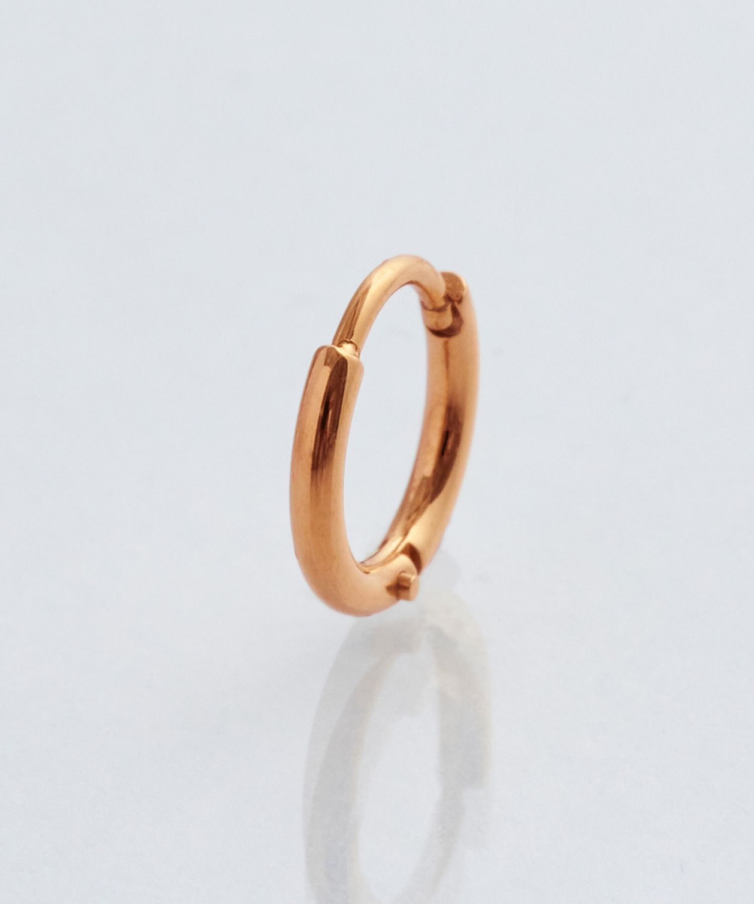 Phoebe「【金属アレルギー対応】ミニフープピアス(片耳)/サージカルステンレス ローズゴールド」|ピアス|ピンクゴールド