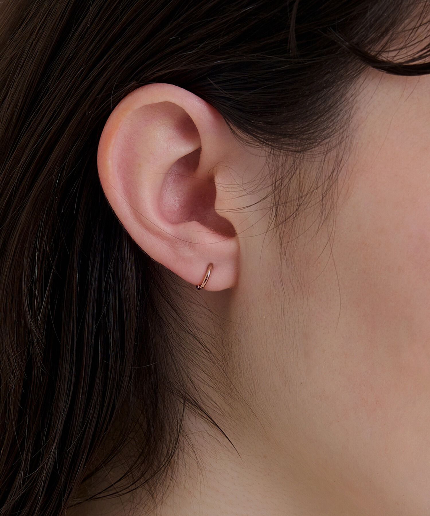 Phoebe「【金属アレルギー対応】ミニフープピアス(片耳)/サージカルステンレス ローズゴールド」|ピアス|