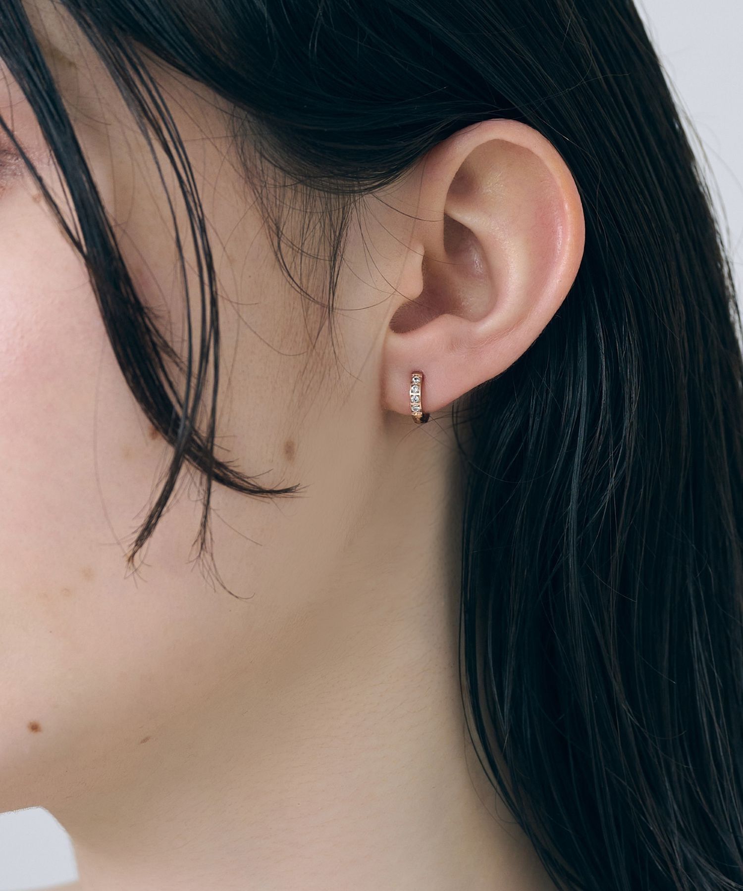 Phoebe「【金属アレルギー対応】ワンタッチビジューフープミニピアス(片耳)/サージカルステンレス ローズゴールド」|ピアス|