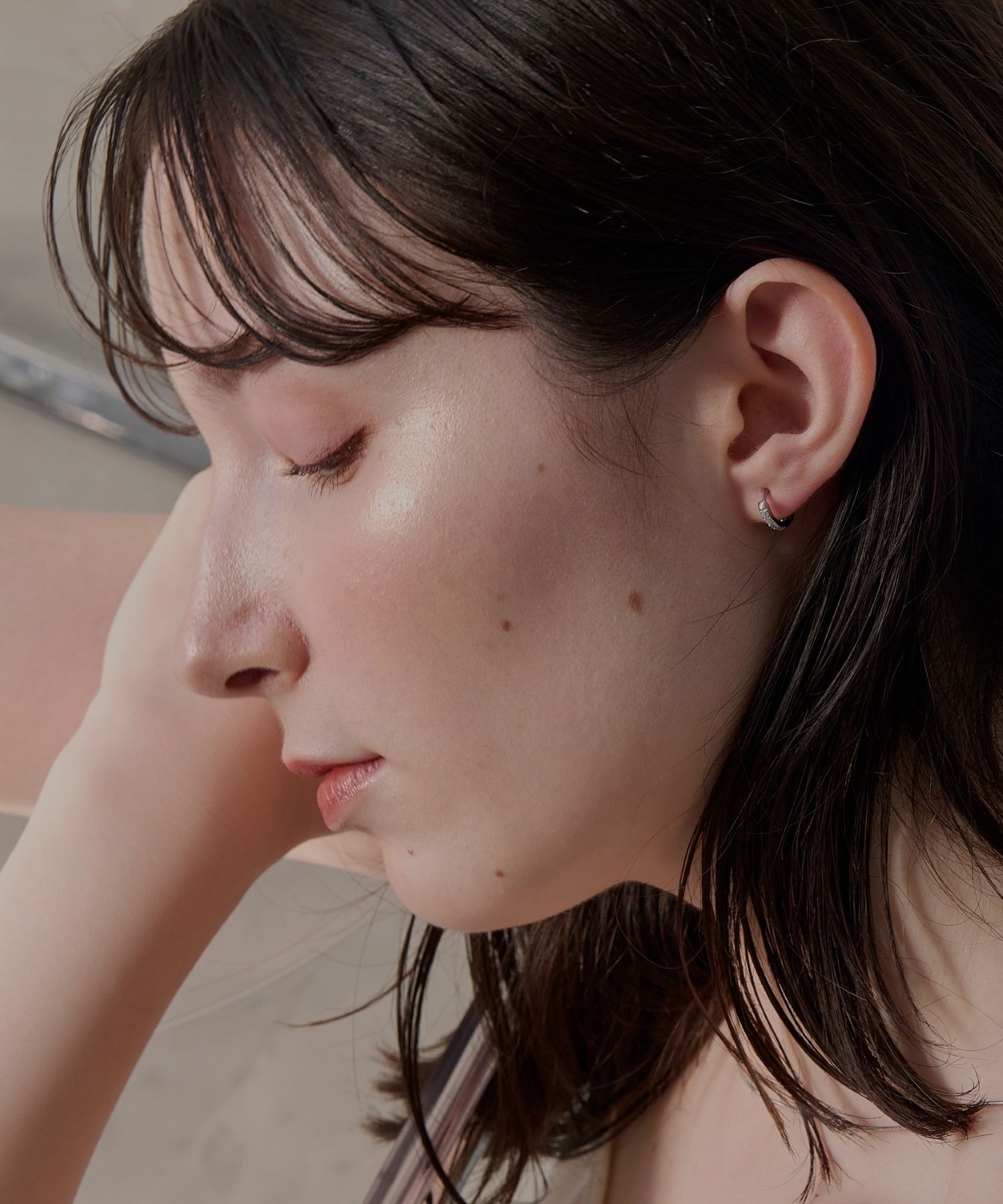 Phoebe「【金属アレルギー対応】ワンタッチビジューフープミニピアス(片耳)/サージカルステンレス シルバー」|ピアス|