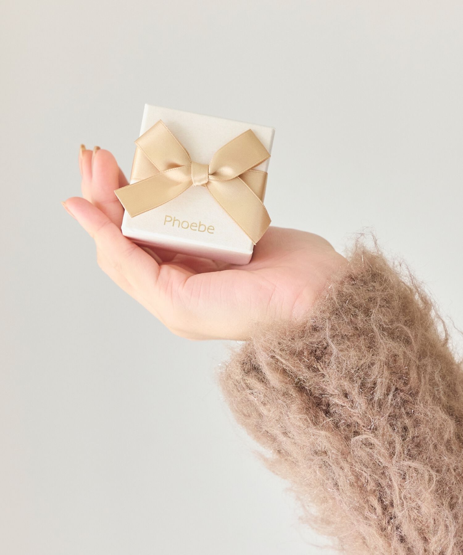 Phoebe「【数量限定】クロスネックレス&ビジューフープピアスセット/BOX&ショッパー付き」|ネックレス|