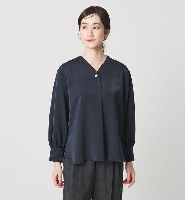 UNITED ARROWS「サテン Vネック ブラウス ‐ウォッシャブル‐」|シャツ・ブラウス|