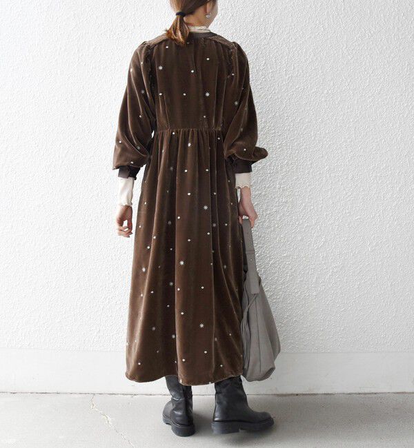 SHIPS any「SHIPS any:〈手洗い可能〉ポリエステル ベロア 刺繍 タック フレア ワンピース」|ワンピース|