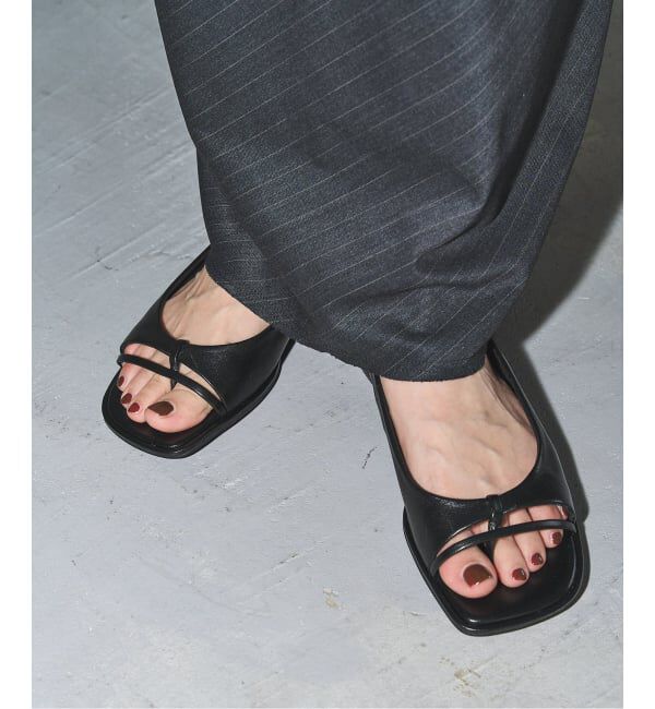 GRISE「《予約》GRISEレザーオープントゥトングフラット」|その他|ブラック