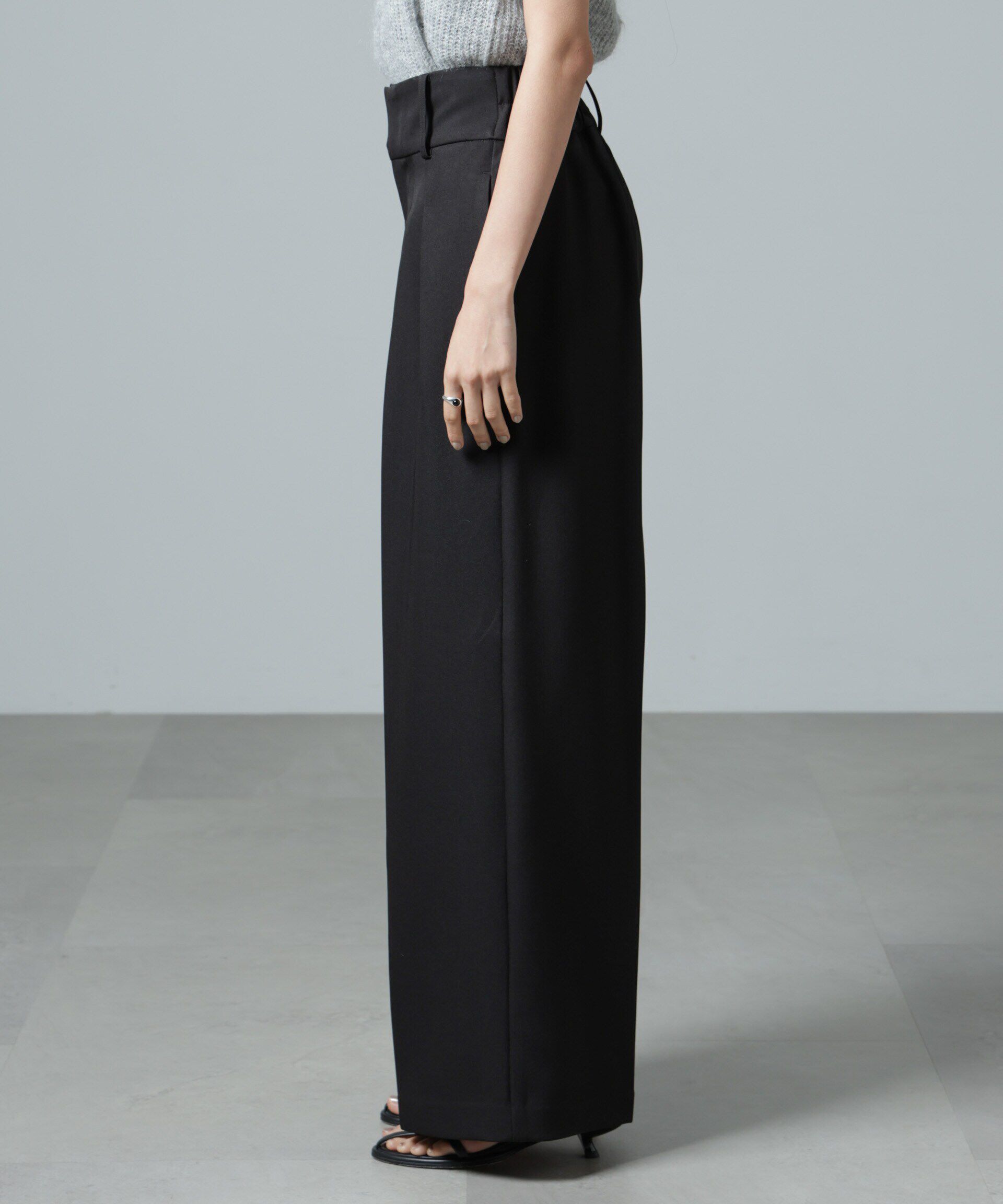 nano･universe「ハイウエスト2タックワイドパンツ」|チノ|