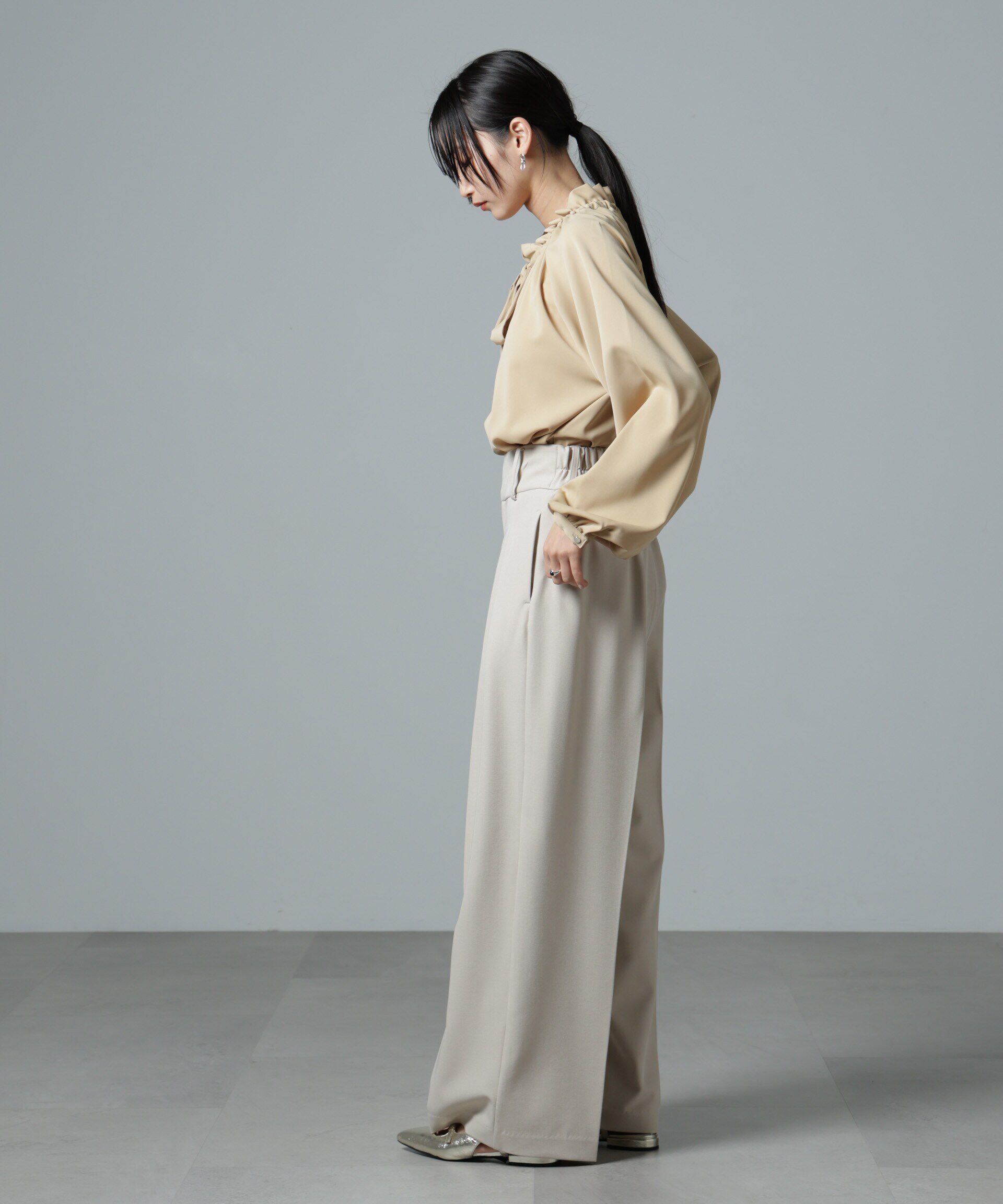 nano･universe「ハイウエスト2タックワイドパンツ」|チノ|