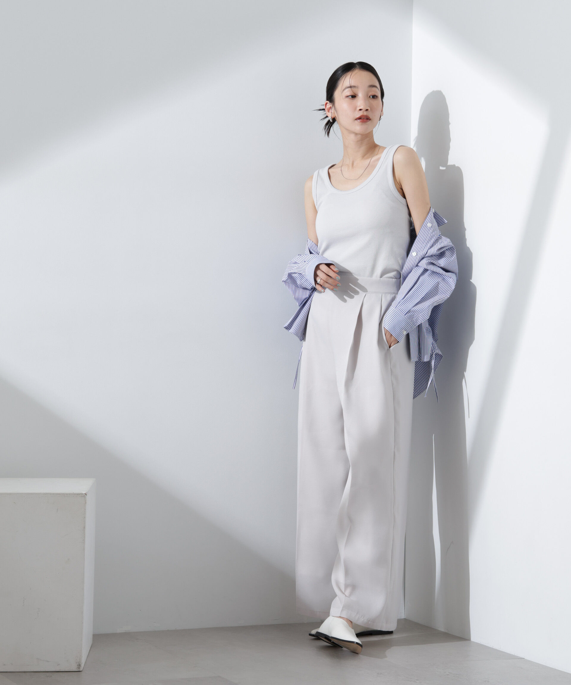 nano･universe「シアーヘムタックワイドパンツ」|チノ|