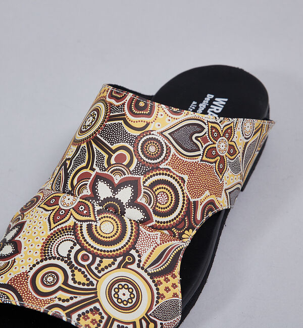 alfredoBANNISTER「【WRAP SHOES】レザー サイドキャビティ ボタニカル柄 スライドサンダル」|サンダル|