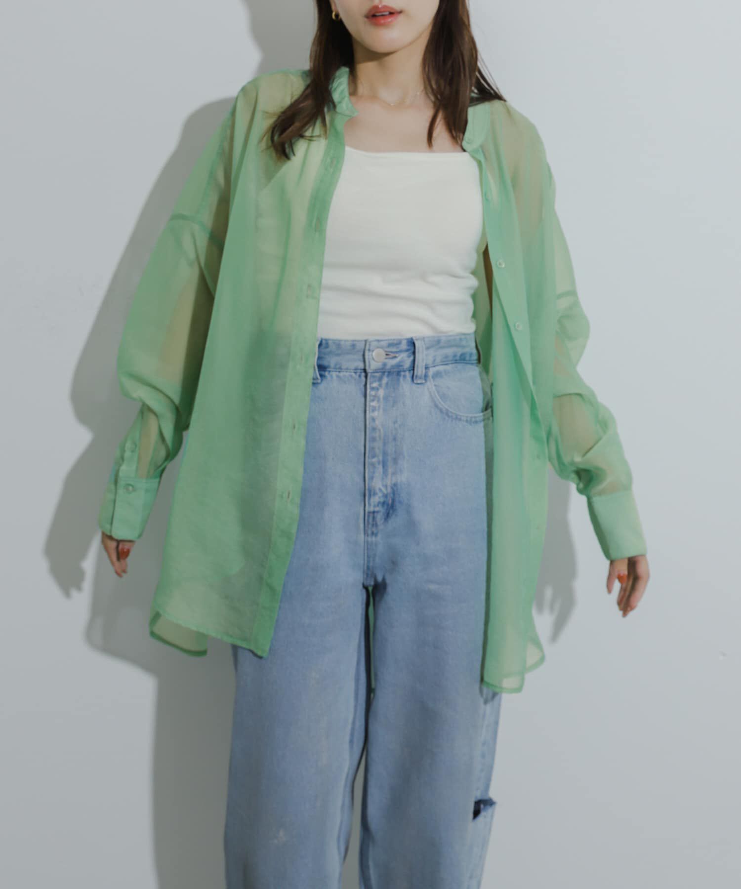 SENSE OF PLACE by URBAN RESEARCH「『一部WEB限定カラー』シアーシャンブレーシャツ」|シャツ・ブラウス|