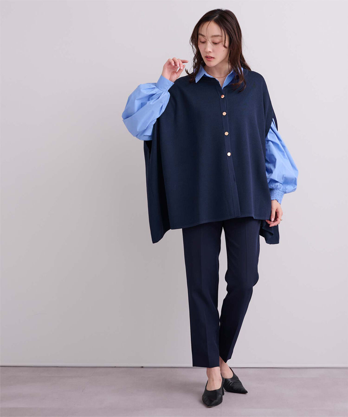 ur's「ゴールド釦ケープニットカーディガン」|カーディガン|