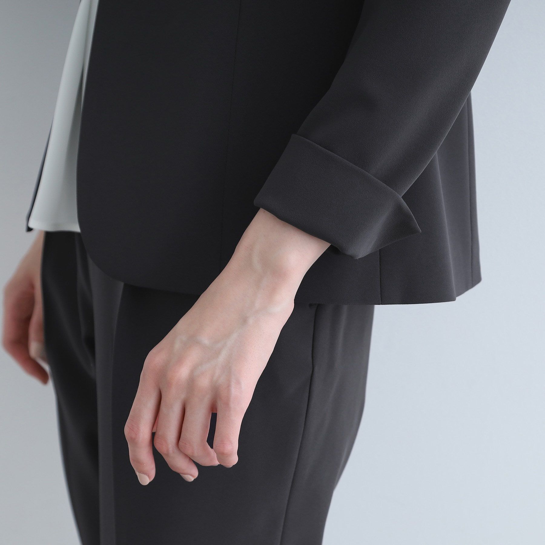 INDIVI「【定番スーツ/洗える/UVケア】ストレッチノーカラージャケット」|スーツ|