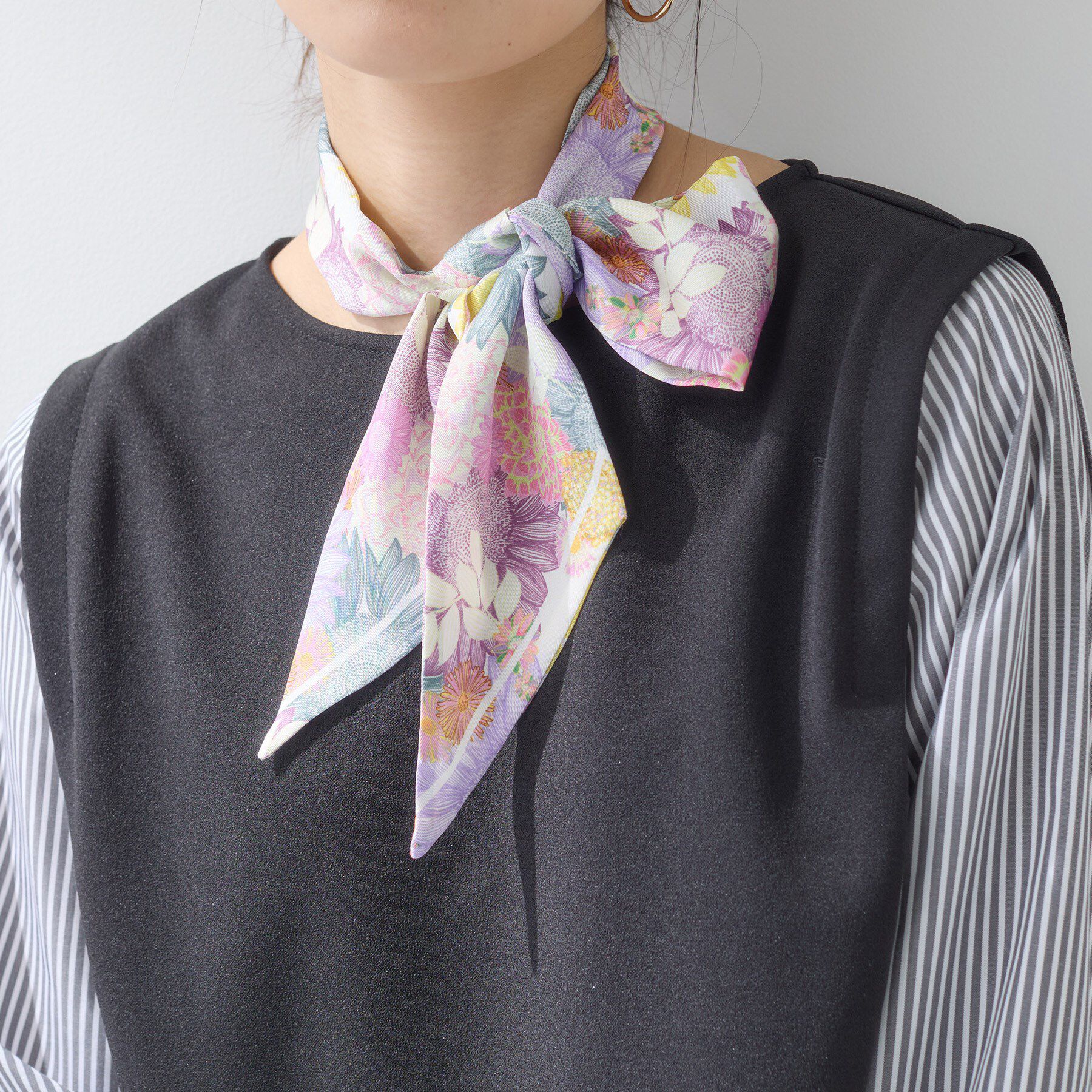 INDIVI「【2柄展開】柄デザインスカーフ」|バンダナ・スカーフ|ラベンダー(180)