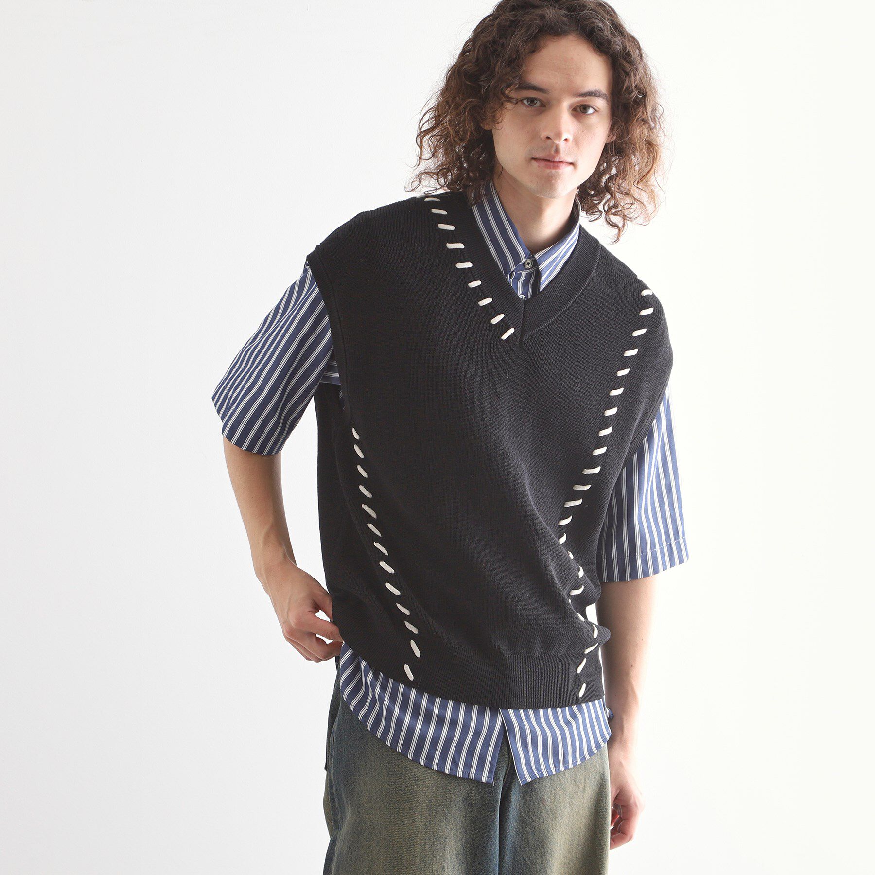 tk.TAKEO KIKUCHI「クロップドVネックニットベスト」|ベスト・ジレ|