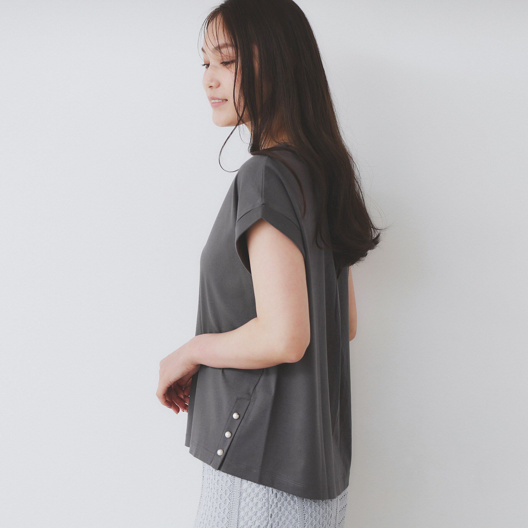 index「《S-3Lサイズ》サイドパール調ボタンボクシートップス【洗濯機洗い可/UVケア/接触冷感】」|Tシャツ・カットソー|