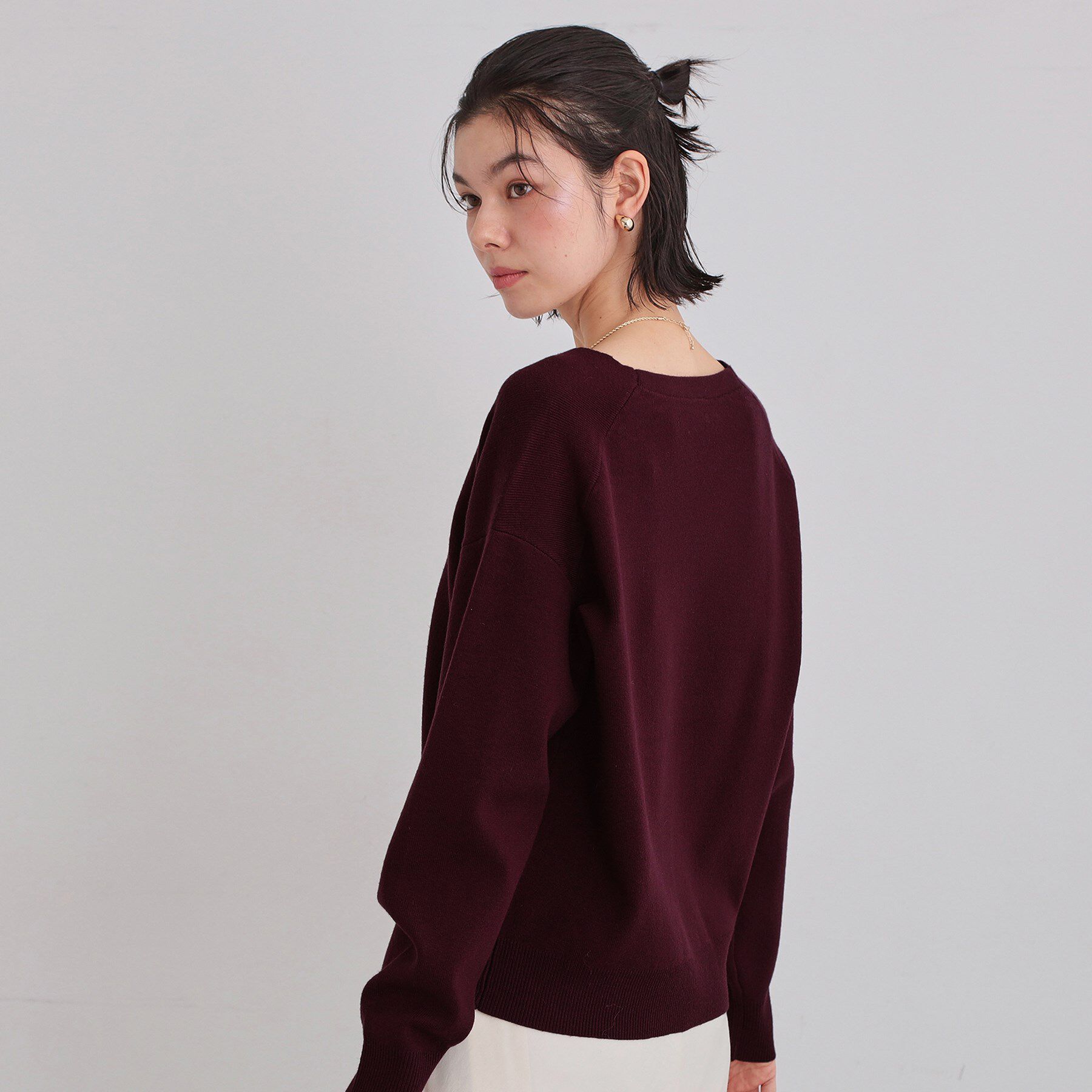 THE SHOP TK「【すっきりシルエットが叶う】大人のためのVネックニット/毛玉になりにくい/静電気防止/洗濯機OK」|ニット・セーター|