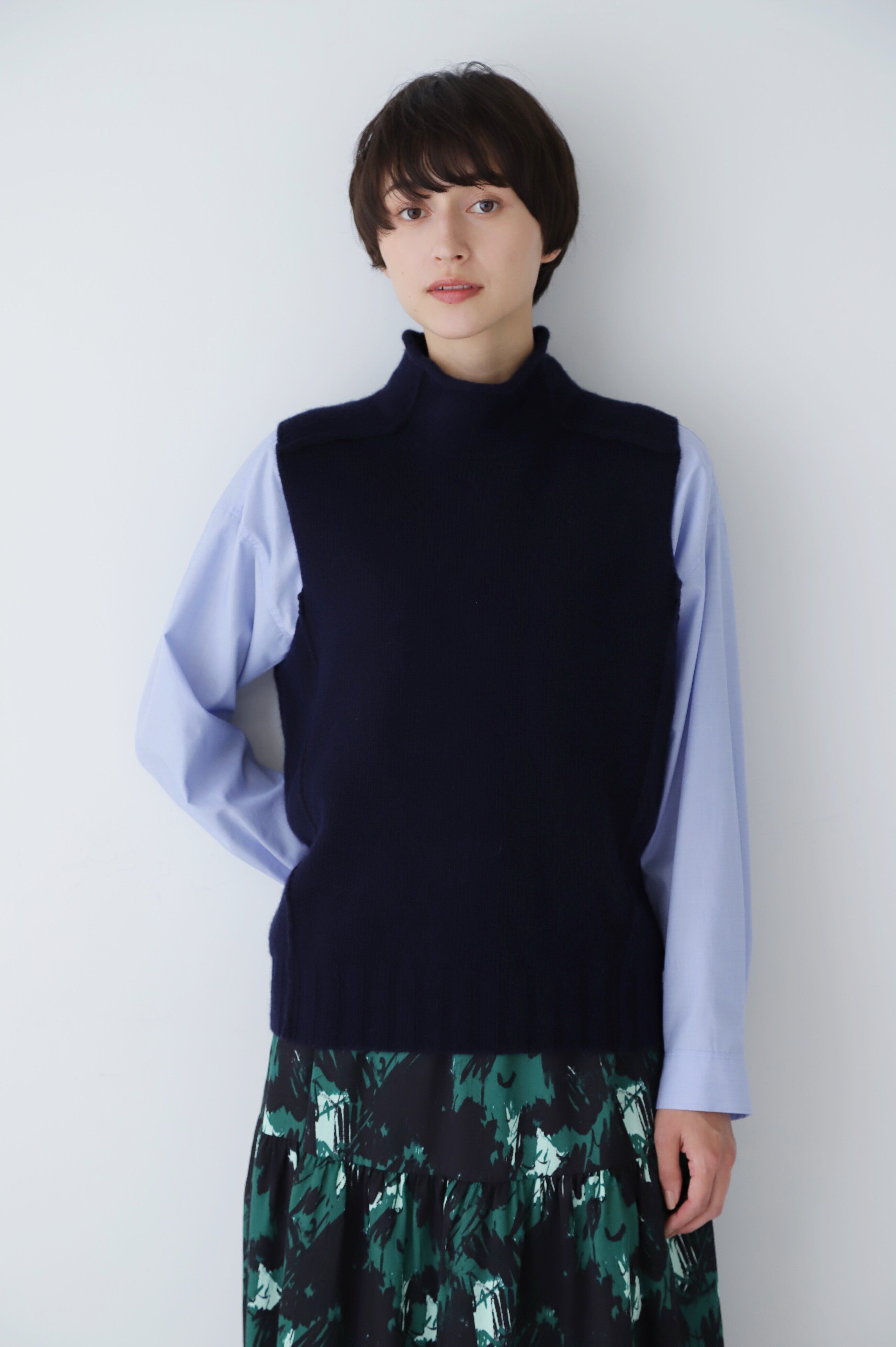  「◆アウトリンキングハイネックベスト」|ニット・セーター|