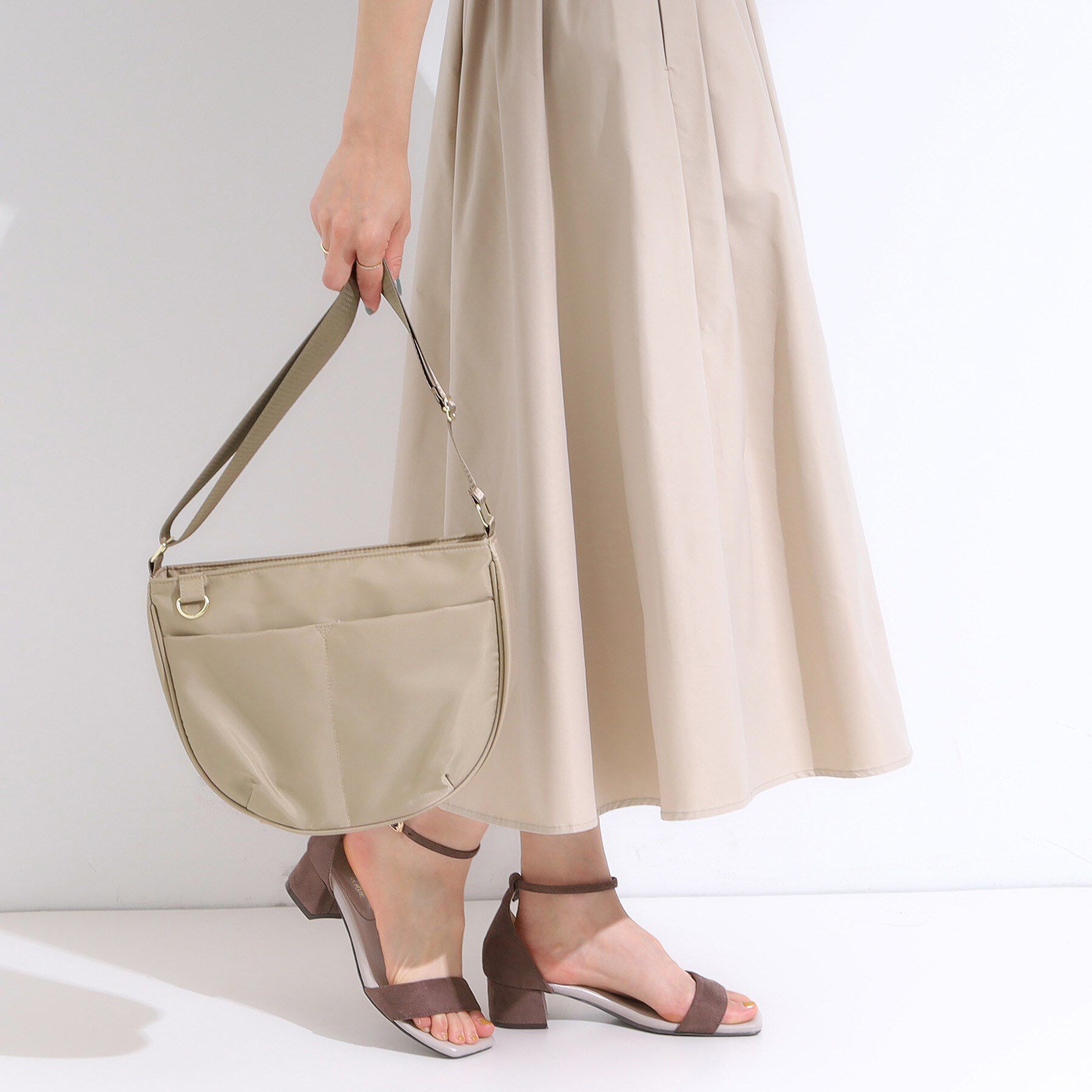 SHOO･LA･RUE「【撥水】フロントポケットハーフムーンショルダーバッグ」|ショルダー・メッセンジャー|