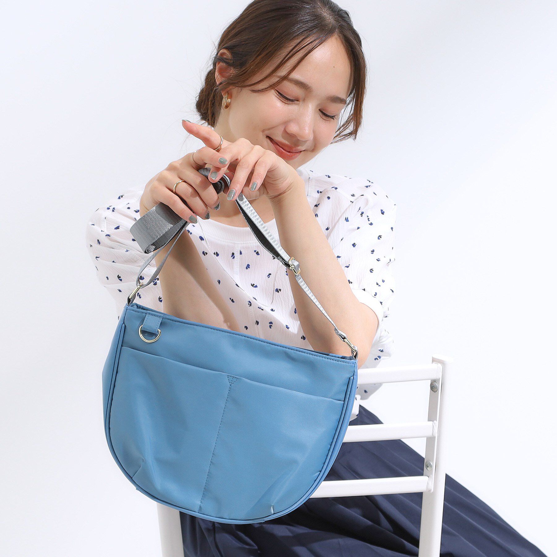 SHOO･LA･RUE「【撥水】フロントポケットハーフムーンショルダーバッグ」|ショルダー・メッセンジャー|