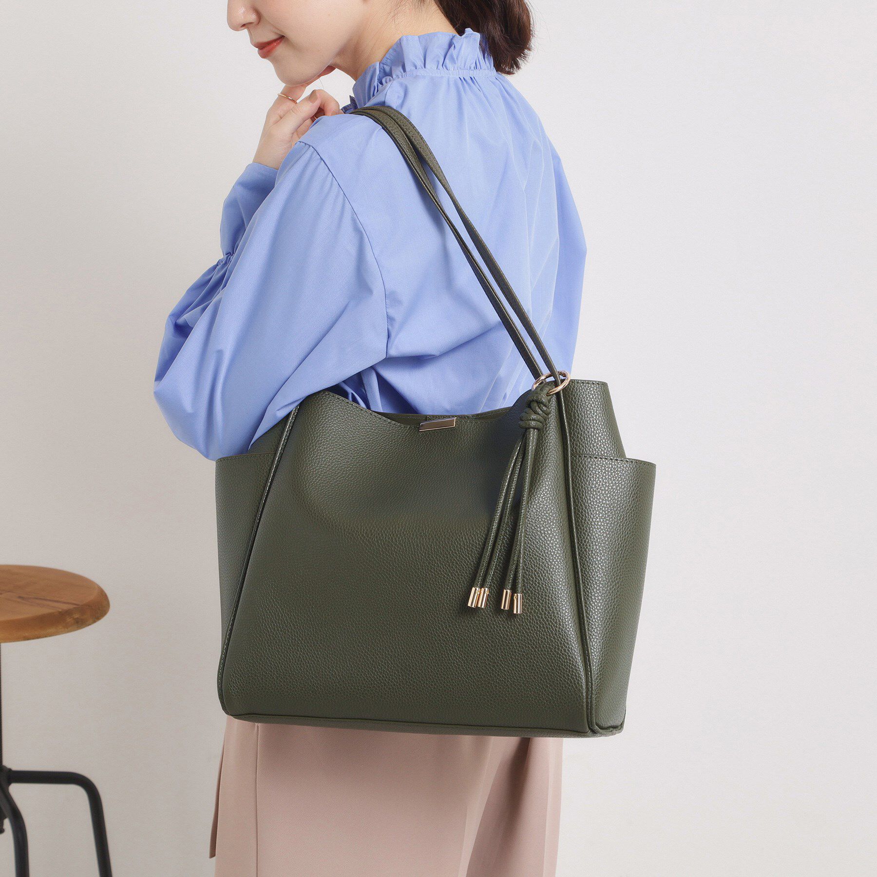 ITS&rsquo;DEMO「【通勤】タッセル付き変形A4トート」|トートバッグ|グリーン(024)