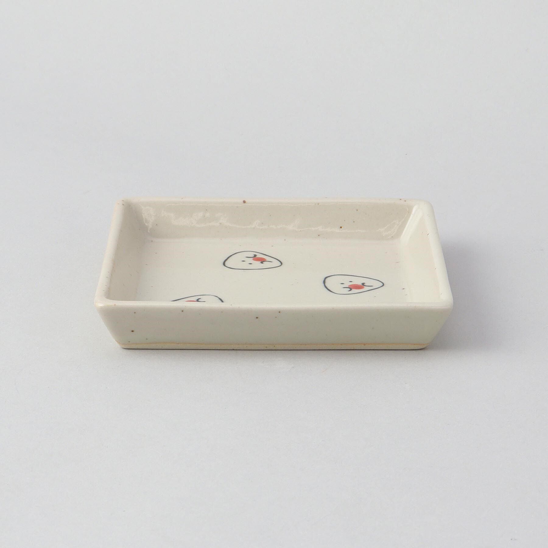 212 KITCHEN STORE「ぎゅっとおにぎりさん 角皿 梅」|食器・キッチングッズ|その他
