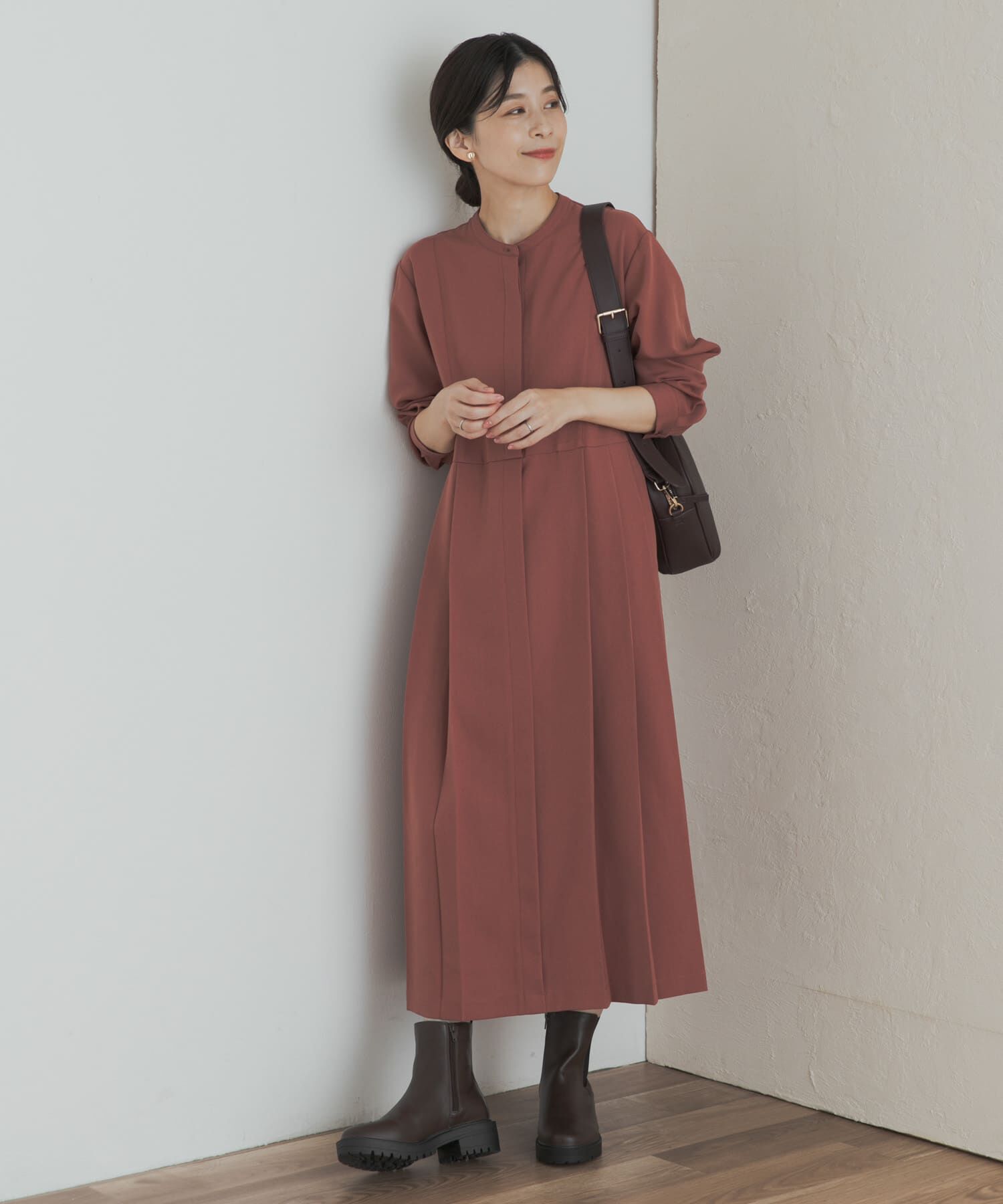 URBAN RESEARCH DOORS「『一部WEB限定カラー』『UR TECH SMOOTHLUXE』サイドプリーツ切替ワンピース」|ワンピース|