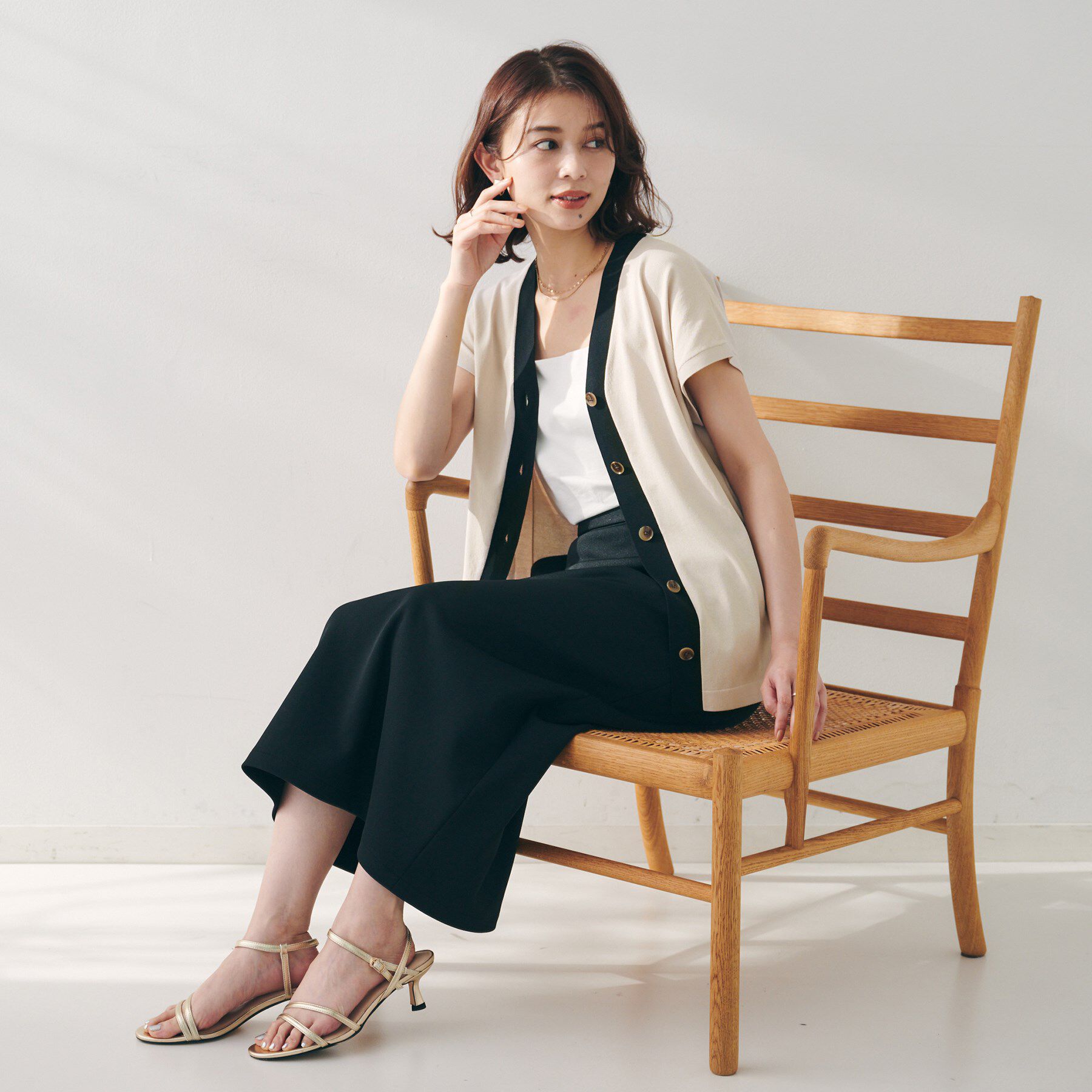 UNTITLED「【体型カバー/ジレ風/前開き】Vネックニット」|ニット・セーター|