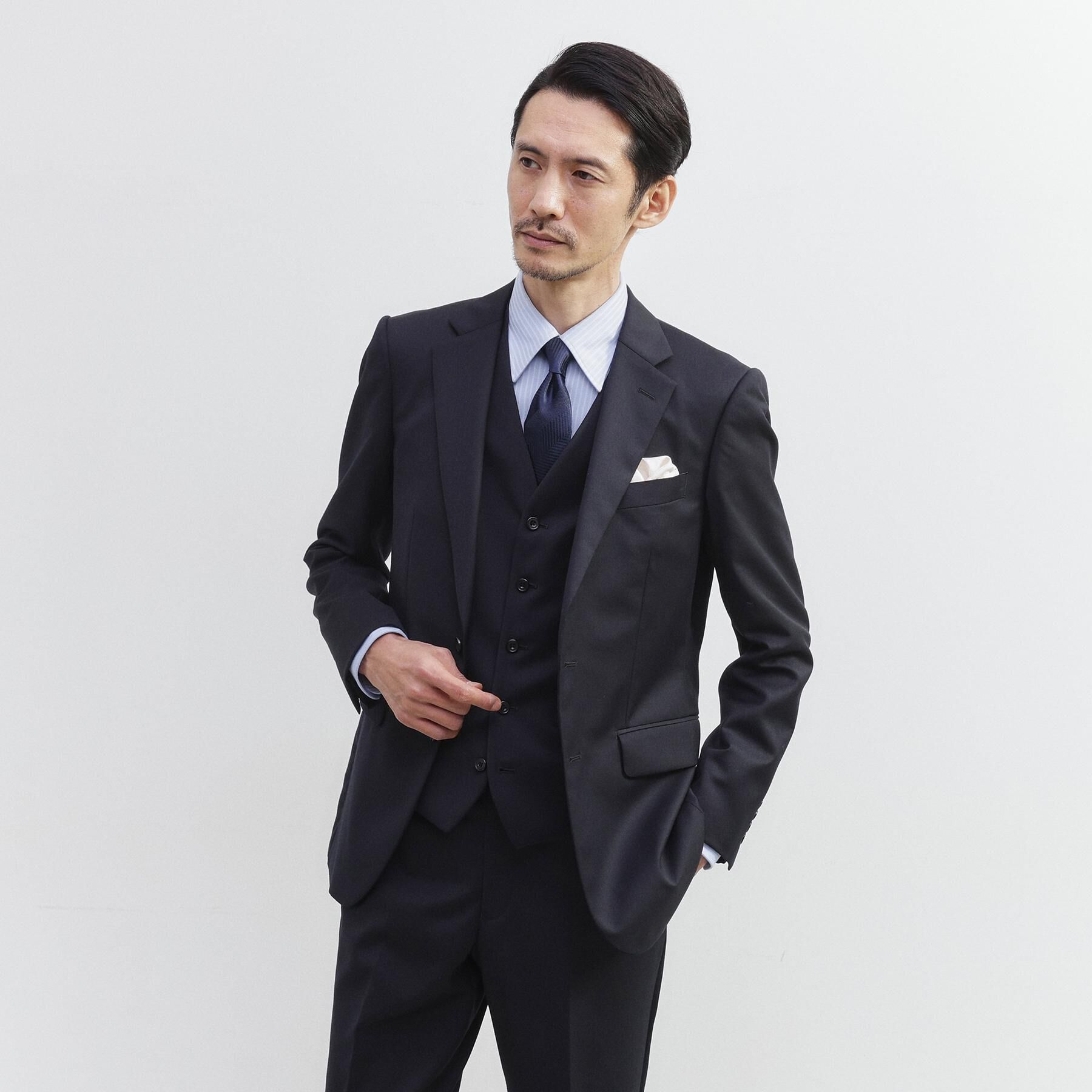 TAKEO KIKUCHI「【冠婚葬祭】無地 サージスーツ/3ピース対応可」|スーツ|