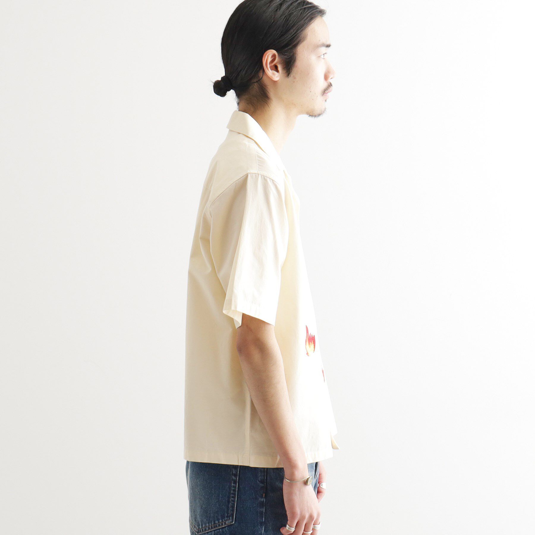 tk.TAKEO KIKUCHI「K&rsquo;PJT by AYUTA 『炎刺繍シャツ』」|シャツ・ブラウス|