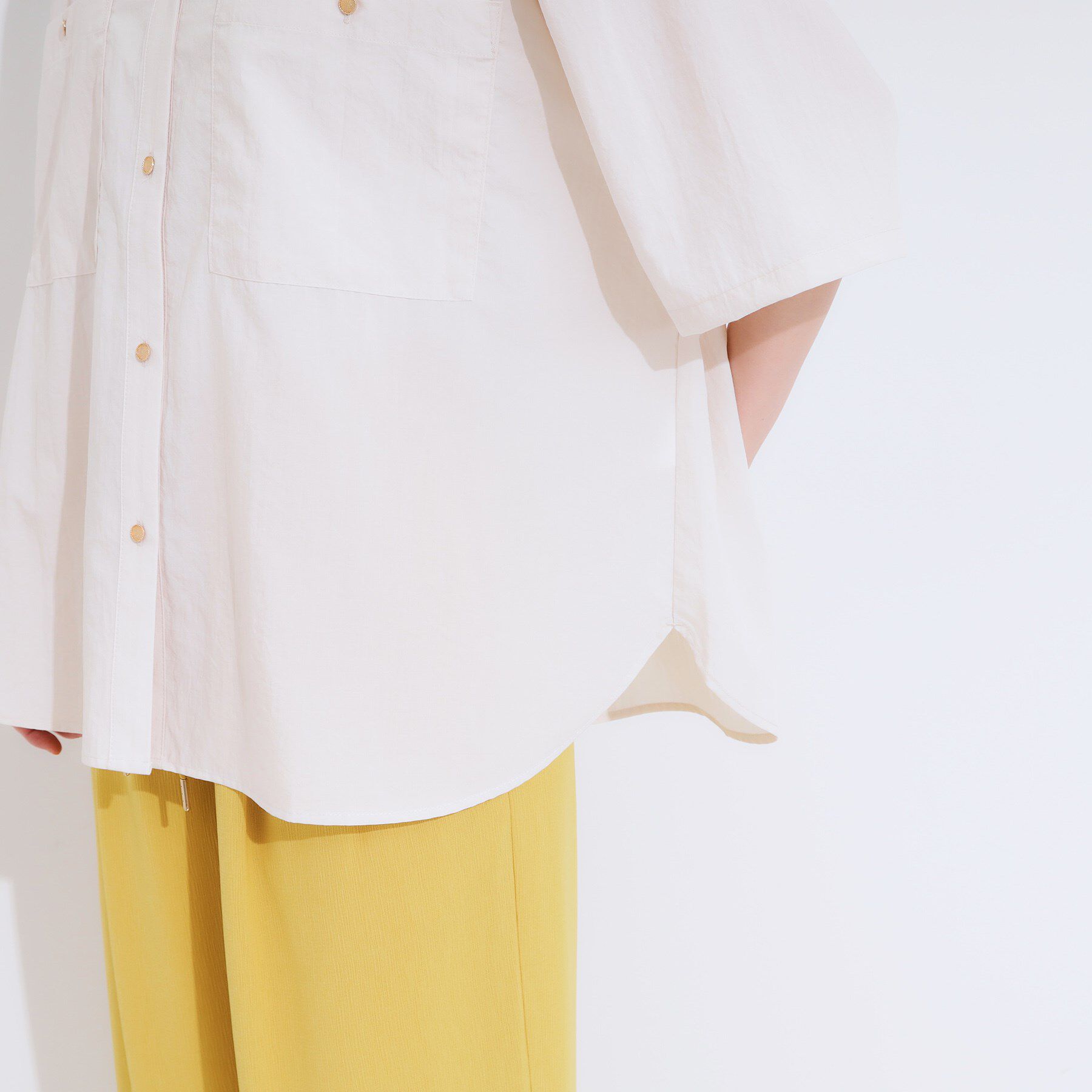 SHOO･LA･RUE「【S-LL】大人の抜け感 ビックポケット Vネックシャツ」|シャツ・ブラウス|