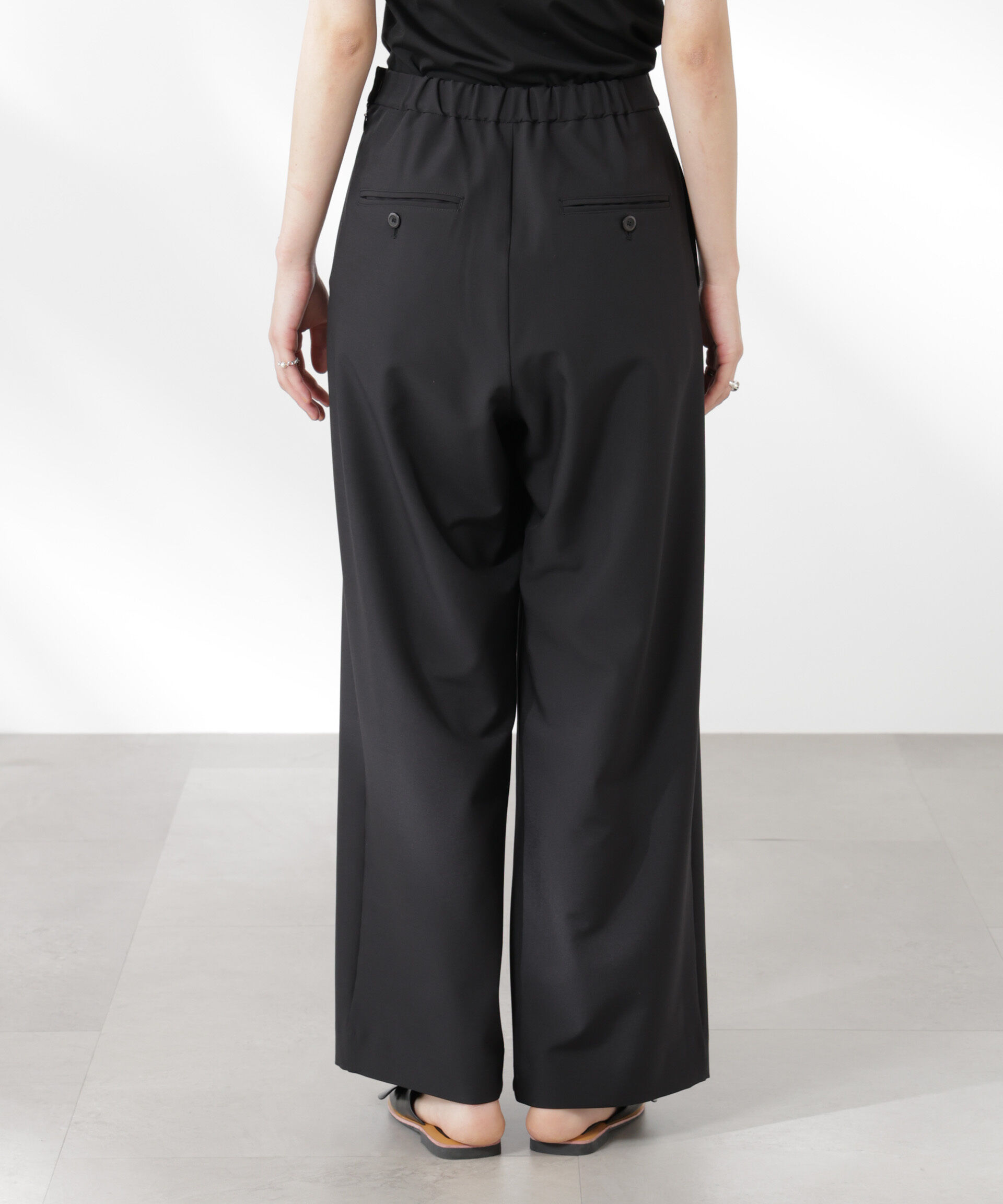 nano･universe「撥水UVストレッチタックワイドパンツ」|チノ|