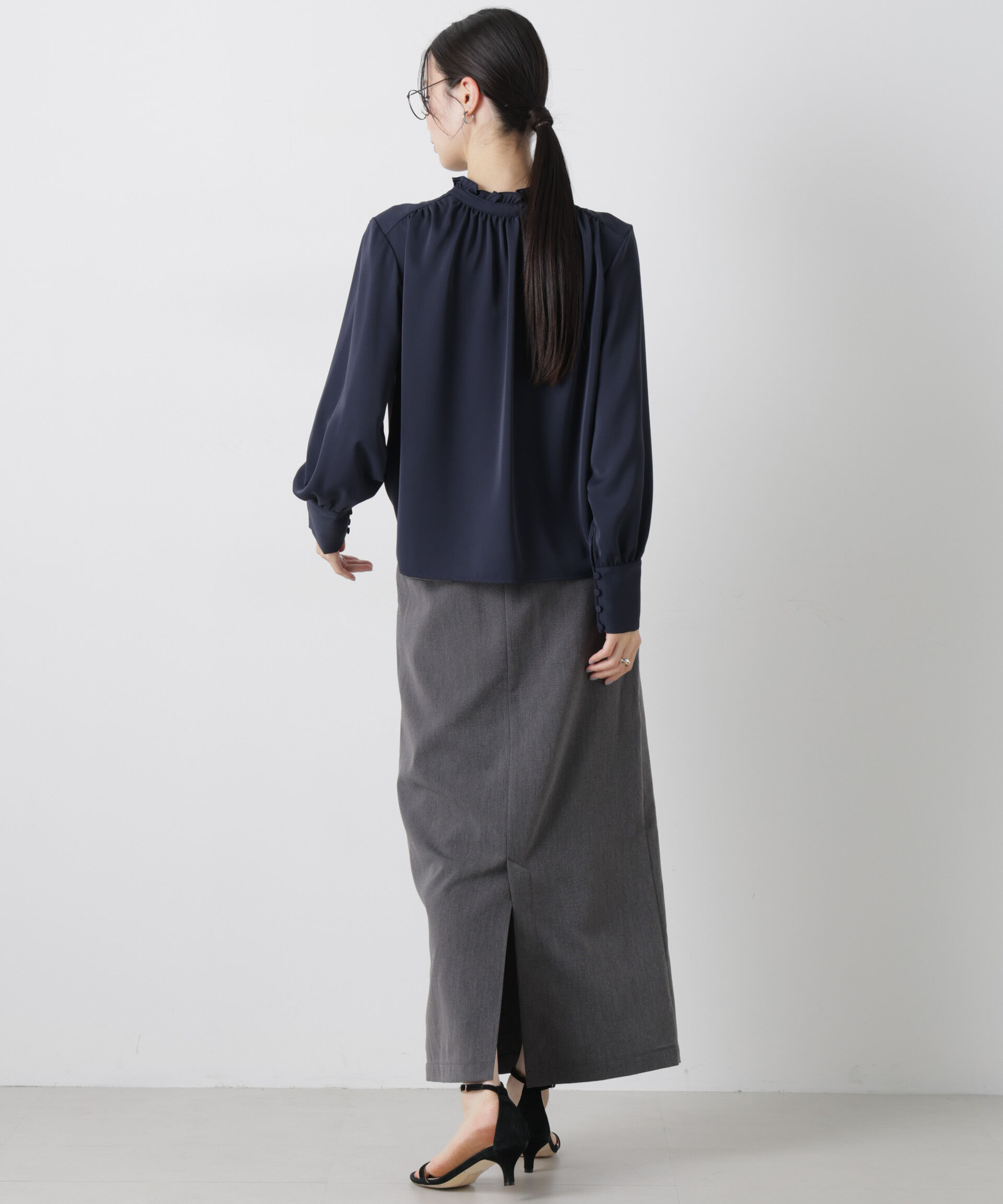 nano･universe「前後2wayスタンドカラーギャザーブラウス」|シャツ・ブラウス|