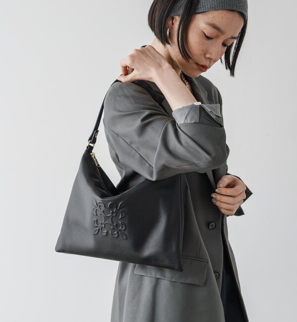 「エンボスモノグラムショルダーバッグ」|ショルダー・メッセンジャー|